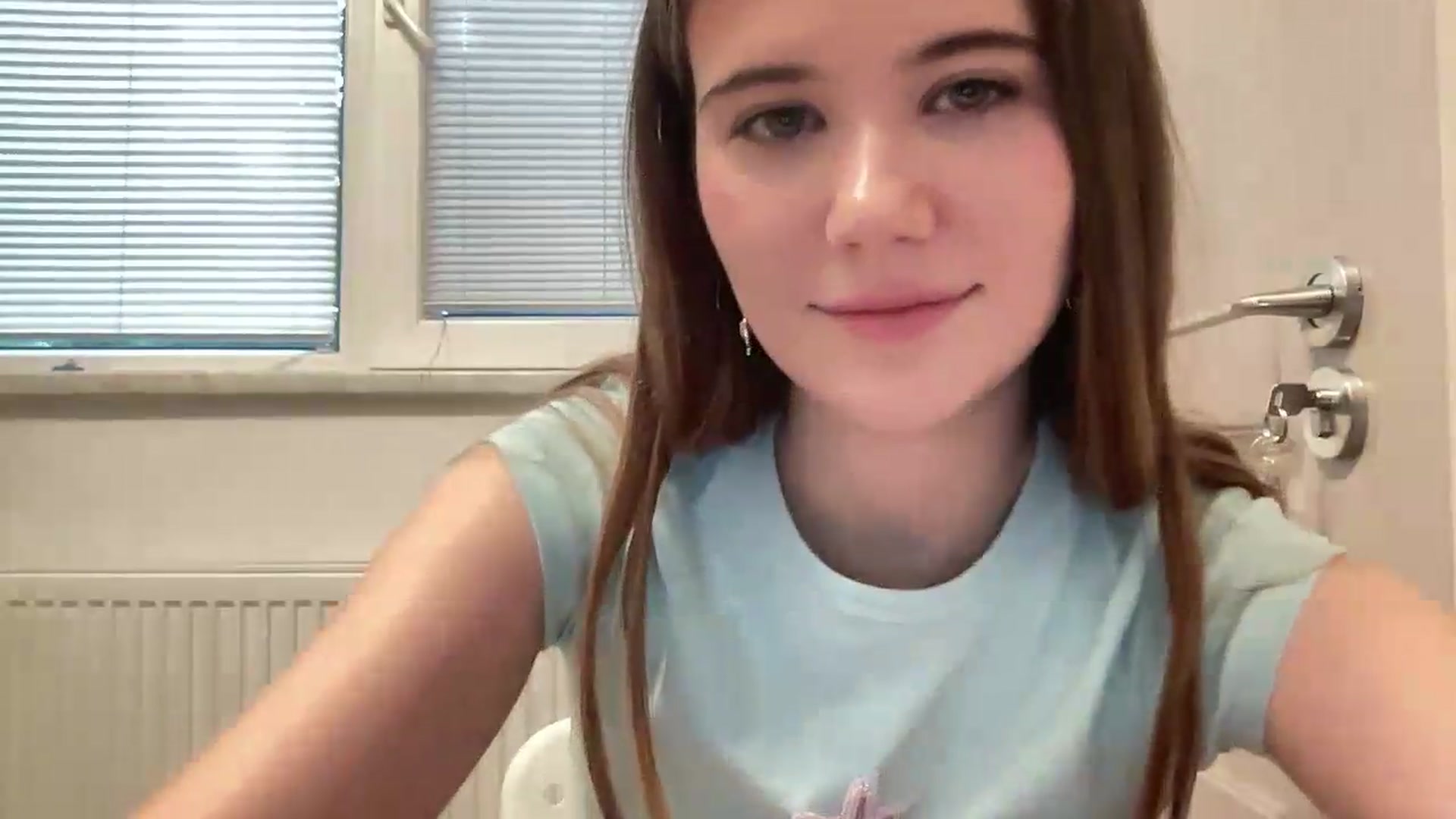 Gallery image thumbnail from Elvira's myfreecams stream on, 06/12/2026, 17:07 image 14 of 20