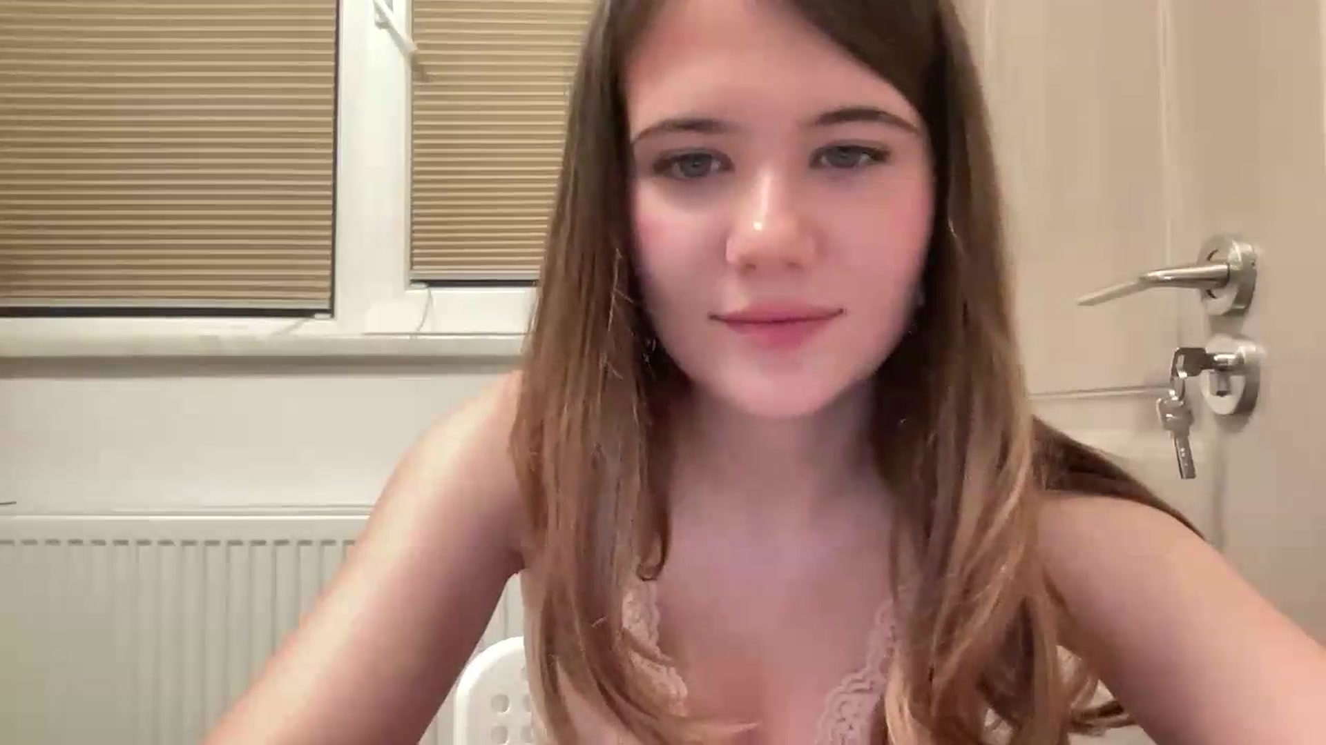 Gallery image thumbnail from Elvira's myfreecams stream on, 06/19/2026, 20:08 image 19 of 20