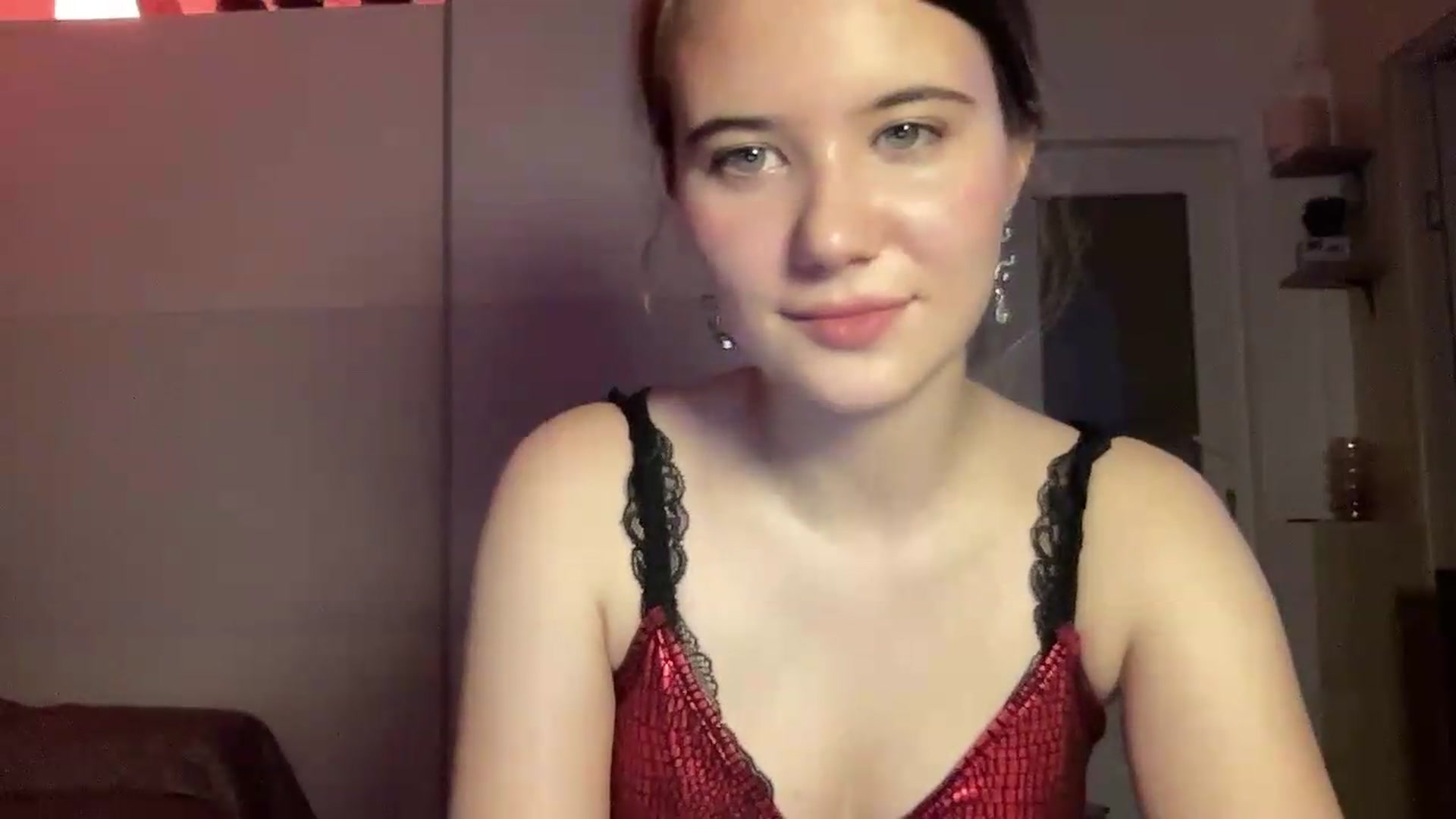 Gallery image thumbnail from Elvira's myfreecams stream on, 06/24/2026, 21:45 image 15 of 20