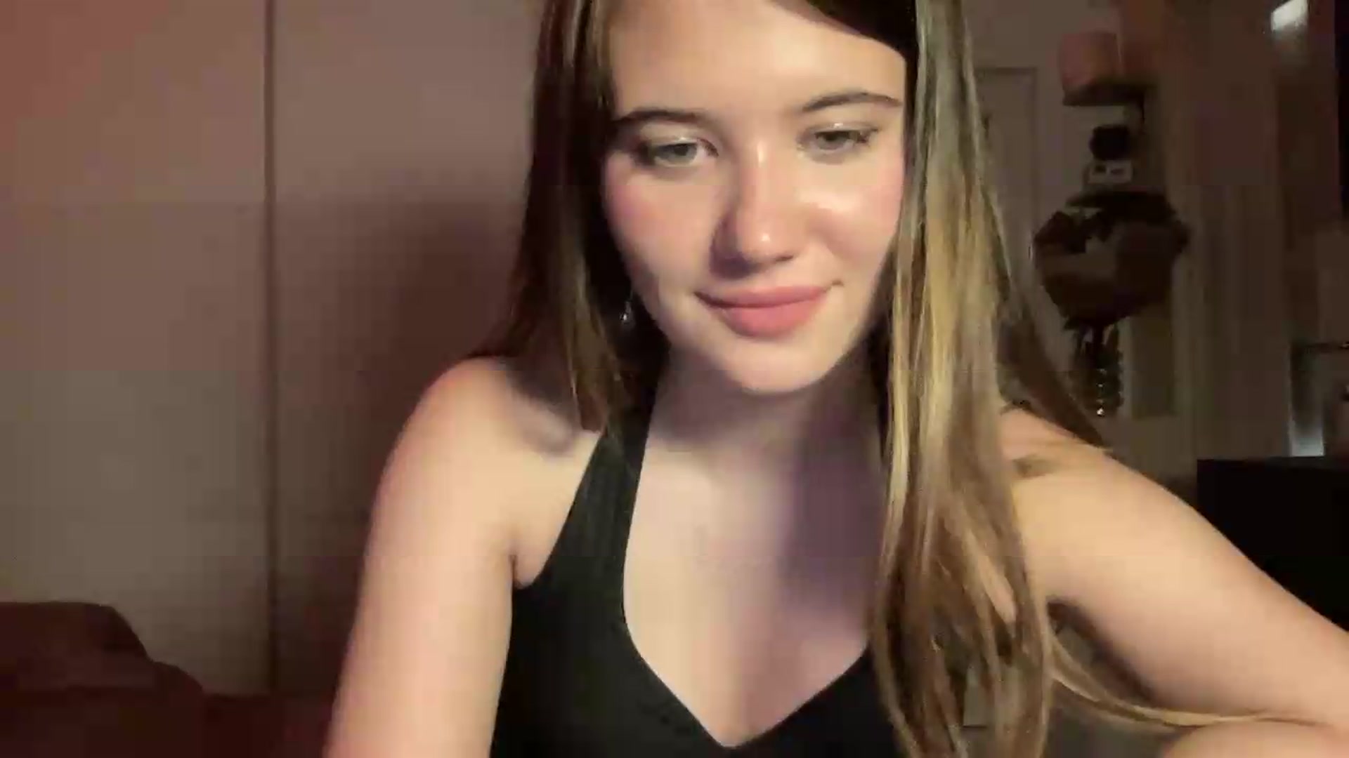 Gallery image thumbnail from Elvira's myfreecams stream on, 06/30/2026, 21:05 image 2 of 20