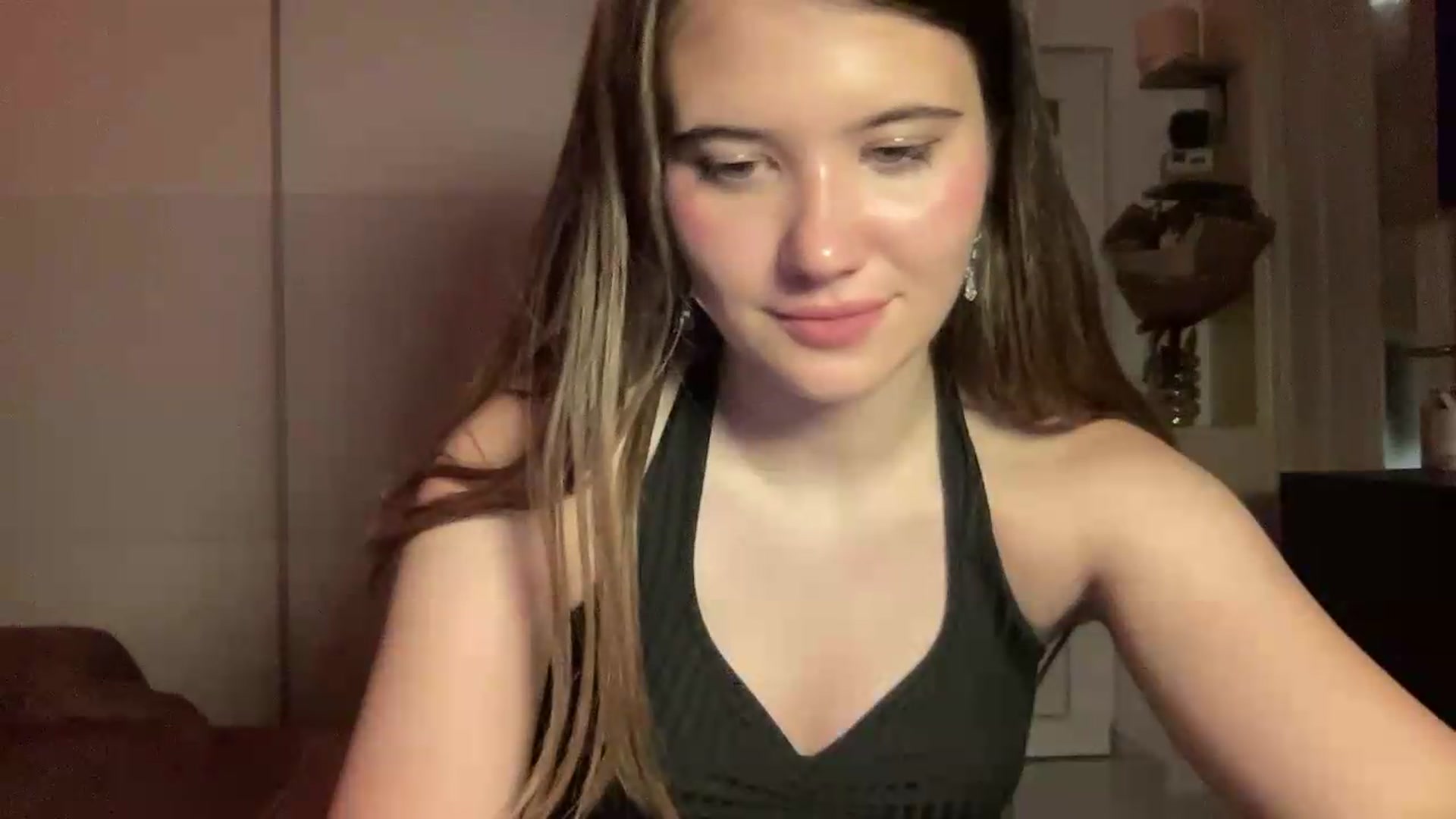 Gallery image thumbnail from Elvira's myfreecams stream on, 06/30/2026, 22:43 image 9 of 20