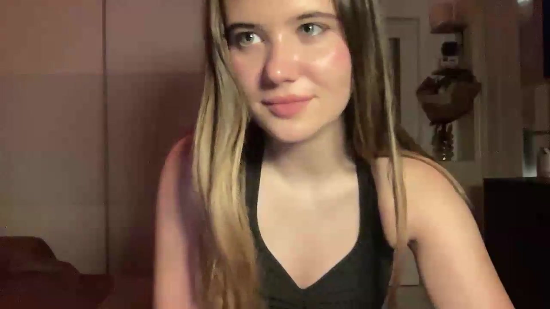 Gallery image thumbnail from Elvira's myfreecams stream on, 06/30/2026, 22:43 image 4 of 20