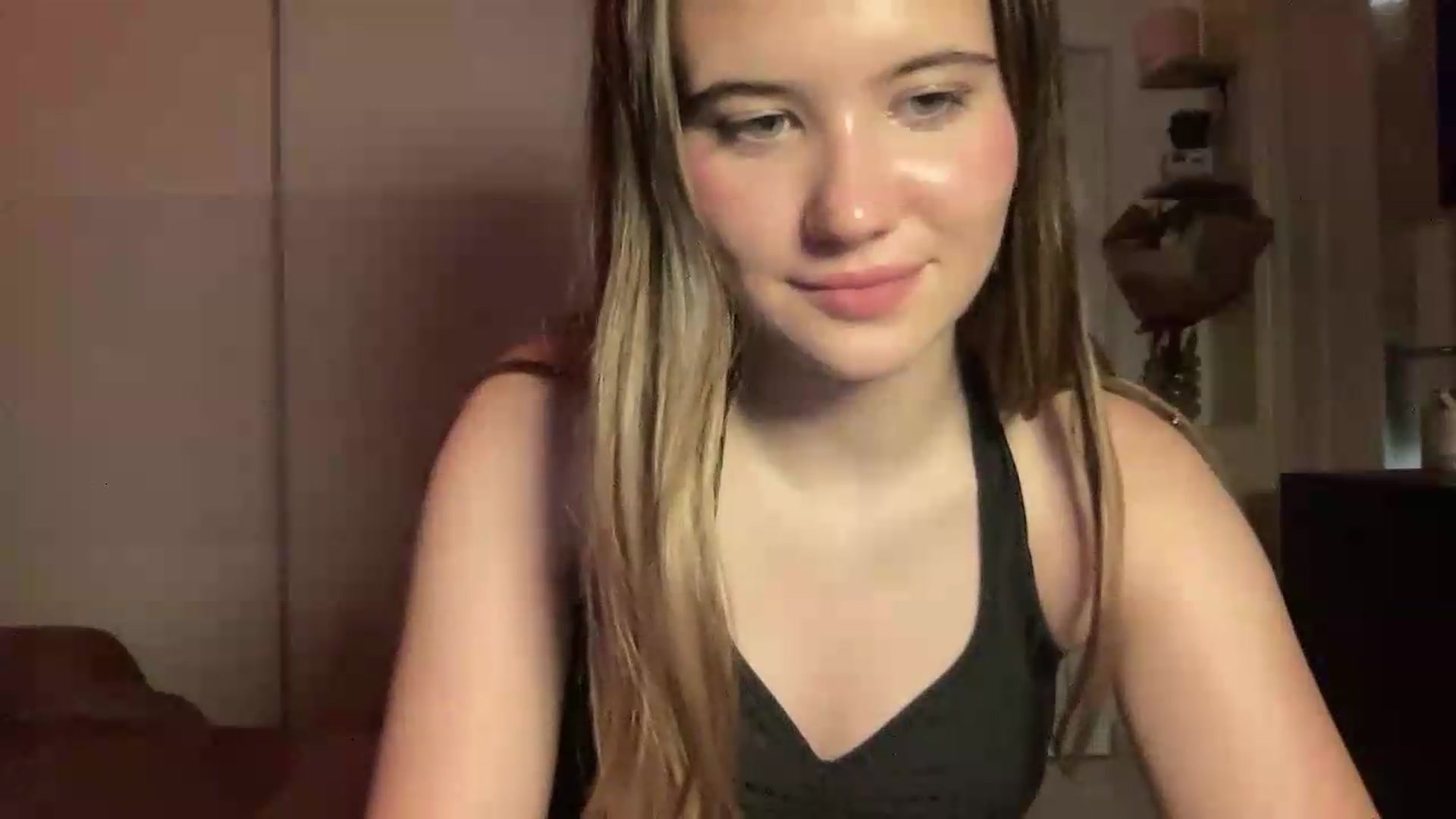 Gallery image thumbnail from Elvira's myfreecams stream on, 06/30/2026, 22:43 image 3 of 20