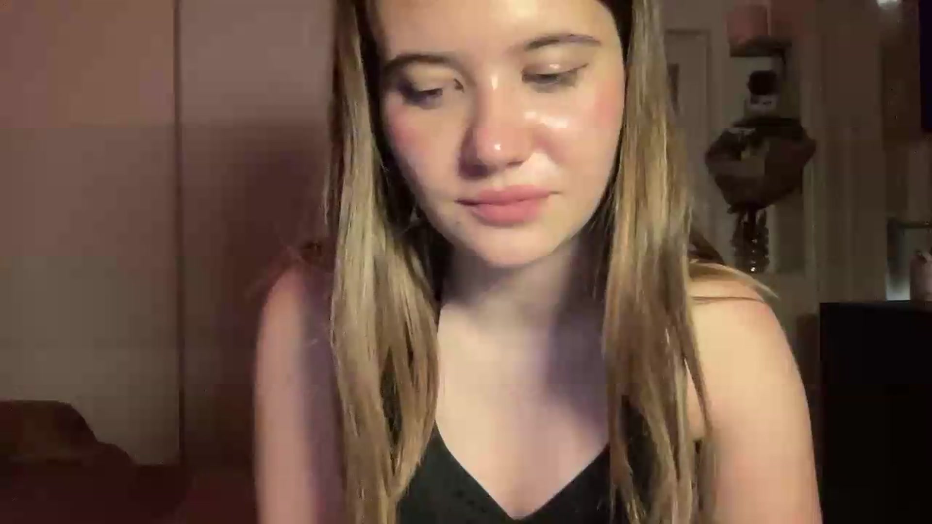 Gallery image thumbnail from Elvira's myfreecams stream on, 06/30/2026, 22:43 image 20 of 20