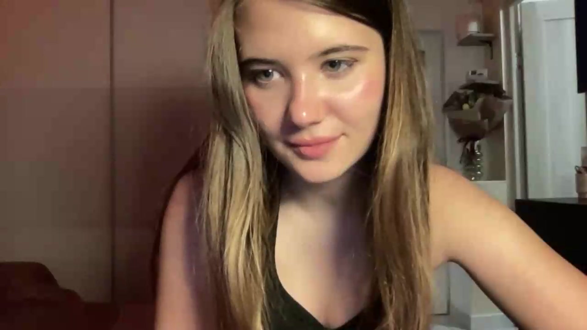 Gallery image thumbnail from Elvira's myfreecams stream on, 07/01/2026, 24:08 image 3 of 20