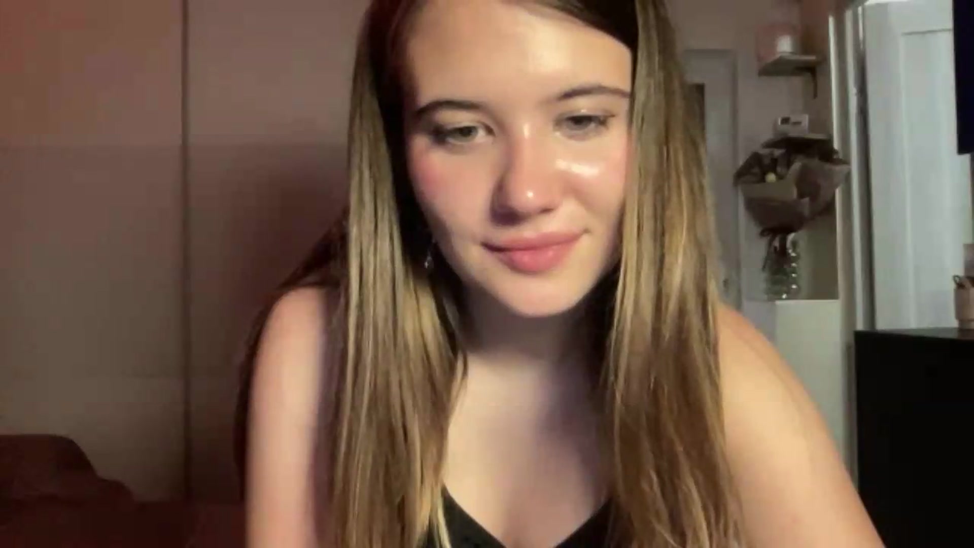 Gallery image thumbnail from Elvira's myfreecams stream on, 07/01/2026, 24:08 image 11 of 20