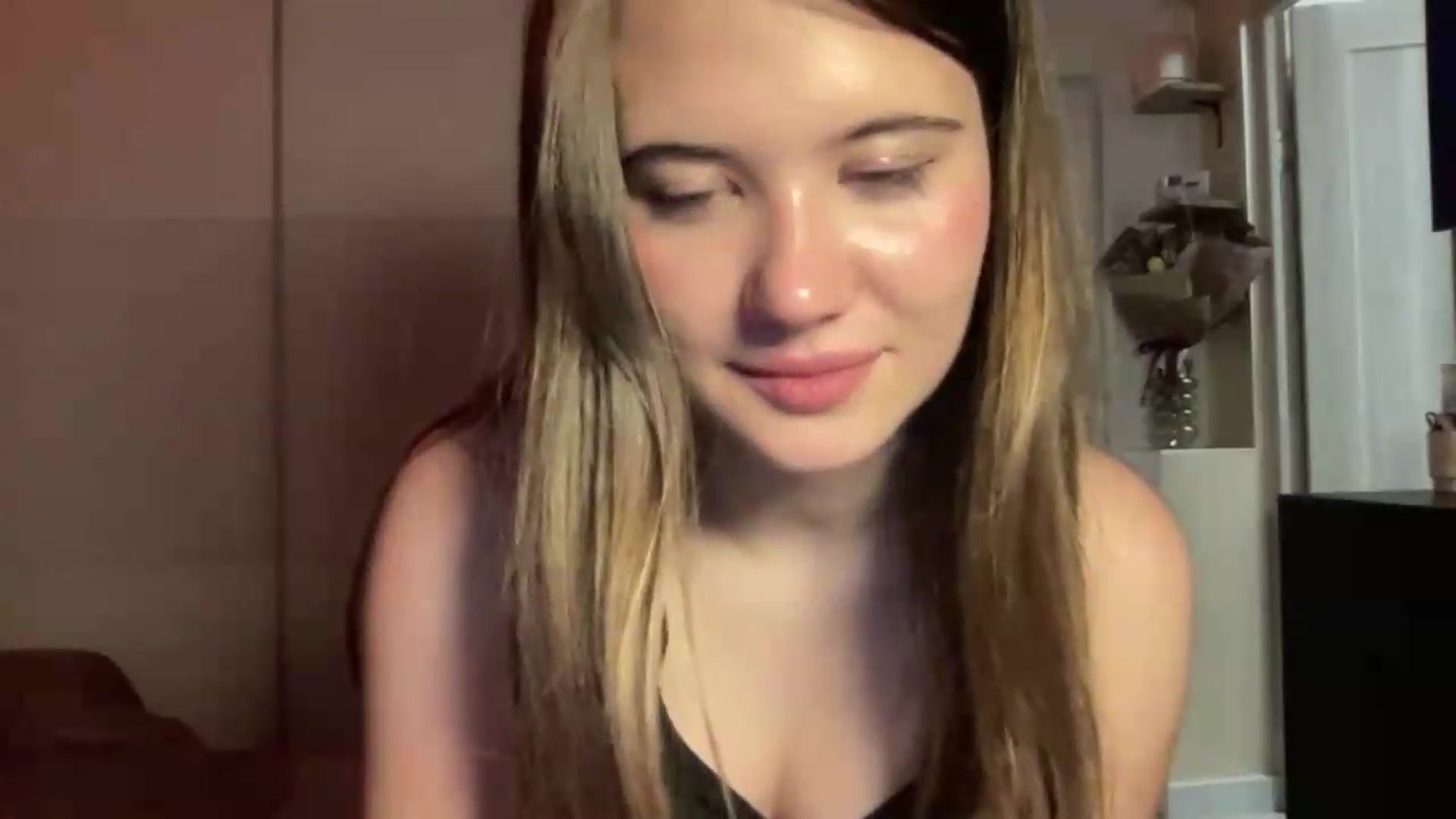 Gallery image thumbnail from Elvira's myfreecams stream on, 07/01/2026, 24:08 image 2 of 20