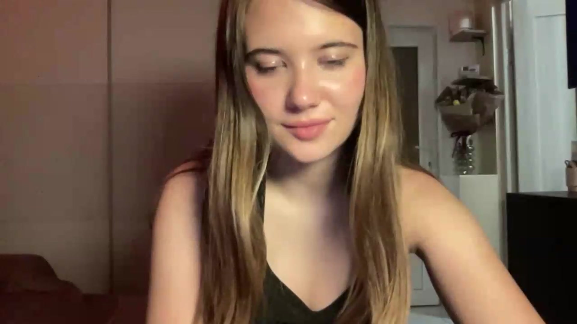 Gallery image thumbnail from Elvira's myfreecams stream on, 07/01/2026, 24:08 image 20 of 20