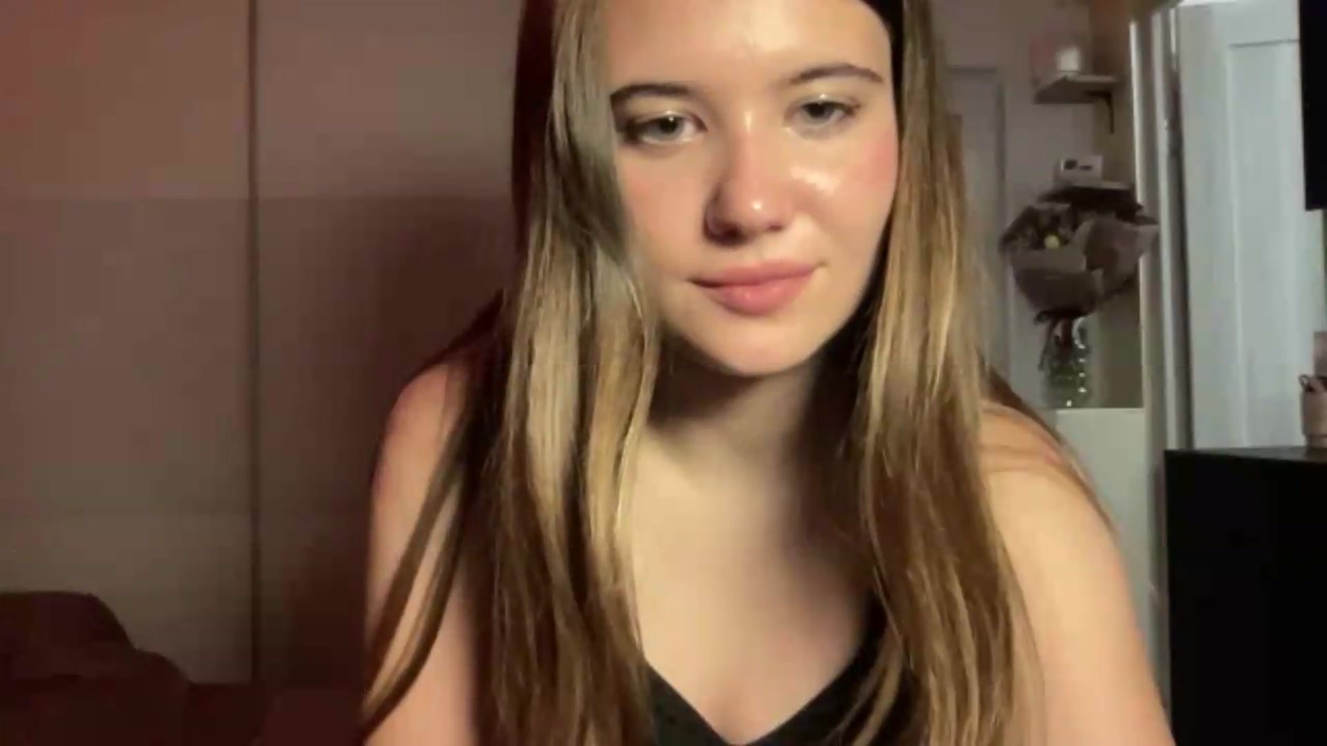 Gallery image thumbnail from Elvira's myfreecams stream on, 07/01/2026, 24:08 image 8 of 20