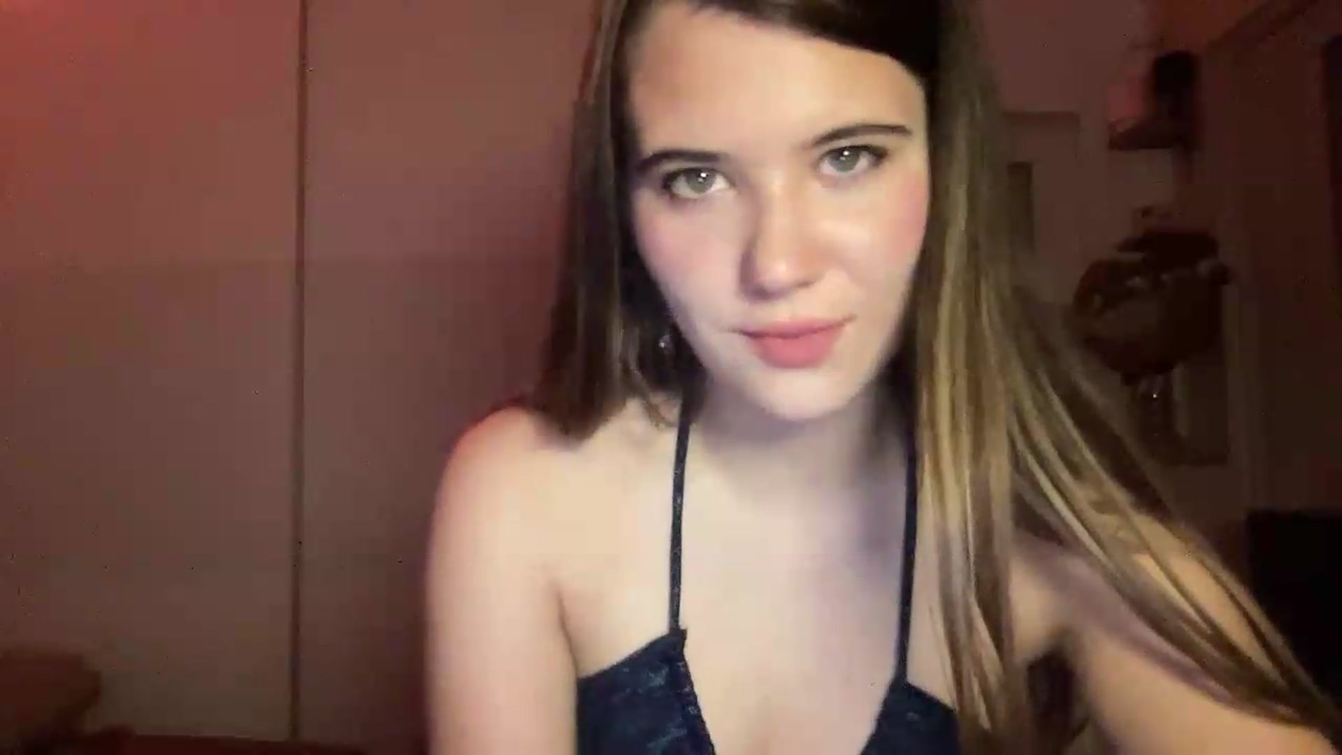 Gallery image thumbnail from Elvira's myfreecams stream on, 07/03/2026, 20:05 image 19 of 20