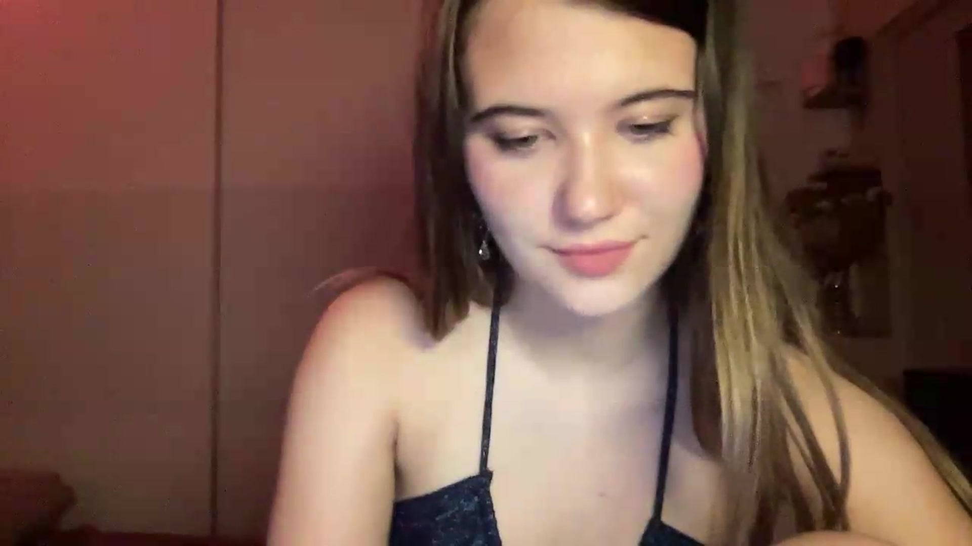 Gallery image thumbnail from Elvira's myfreecams stream on, 07/03/2026, 20:05 image 4 of 20