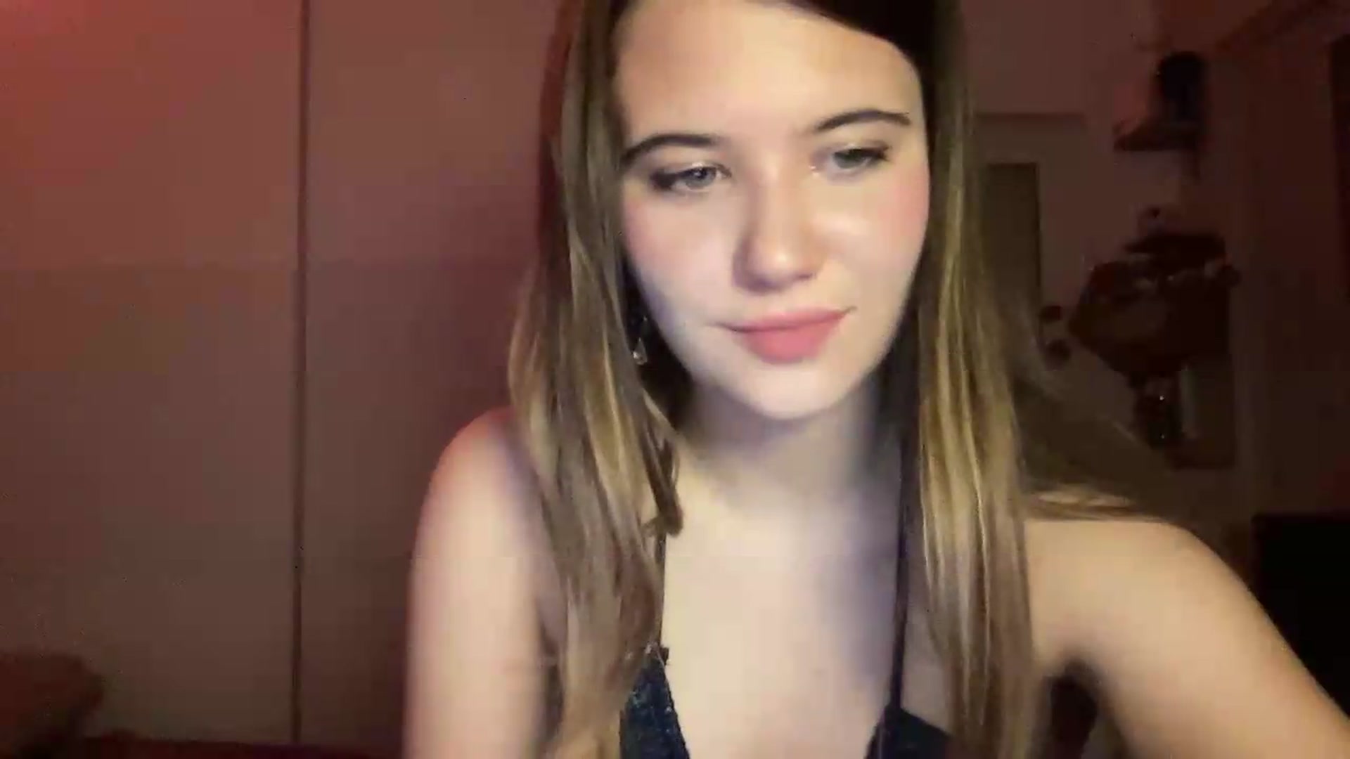 Gallery image thumbnail from Elvira's myfreecams stream on, 07/03/2026, 20:05 image 16 of 20