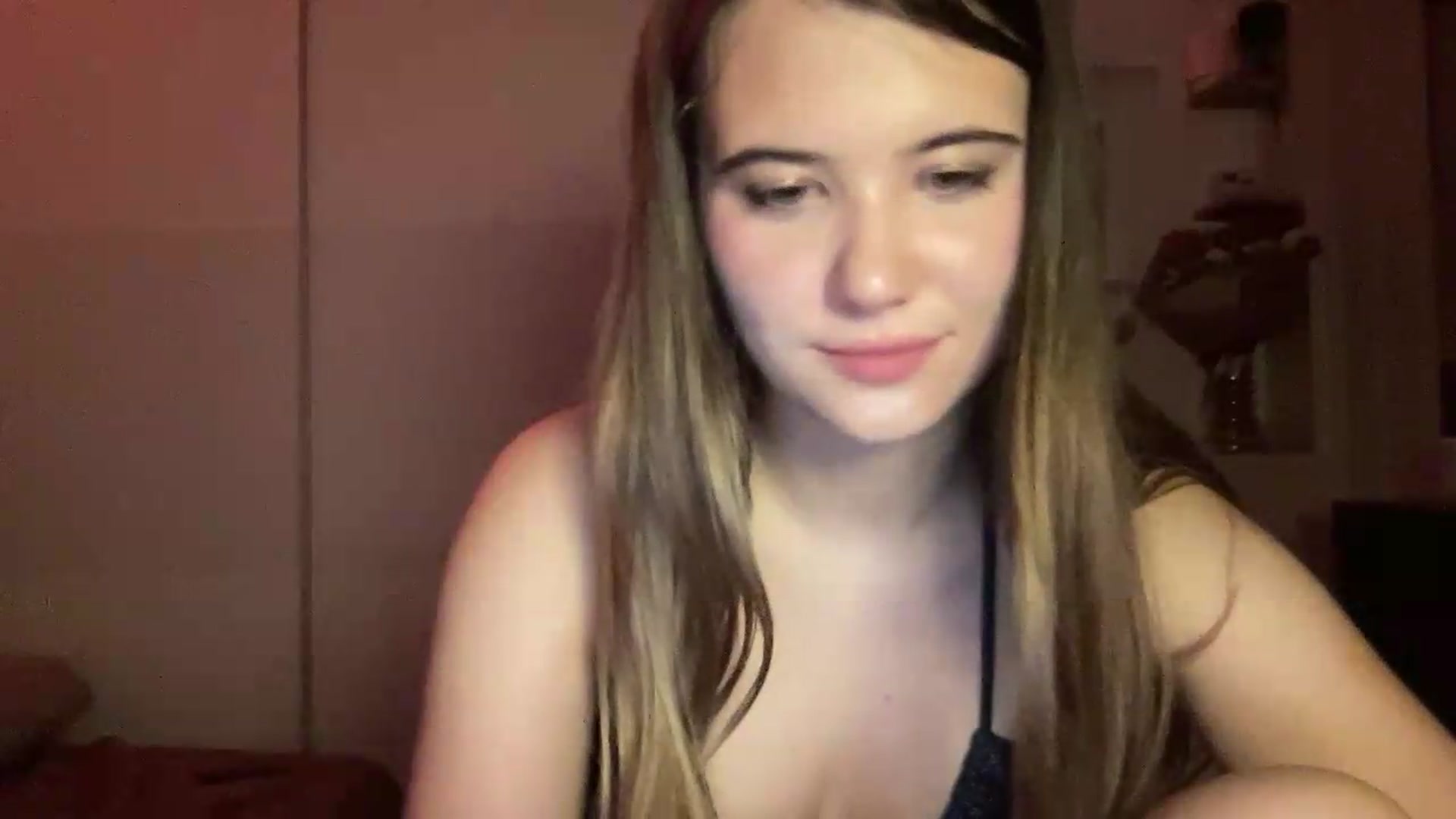 Gallery image thumbnail from Elvira's myfreecams stream on, 07/03/2026, 23:38 image 12 of 20