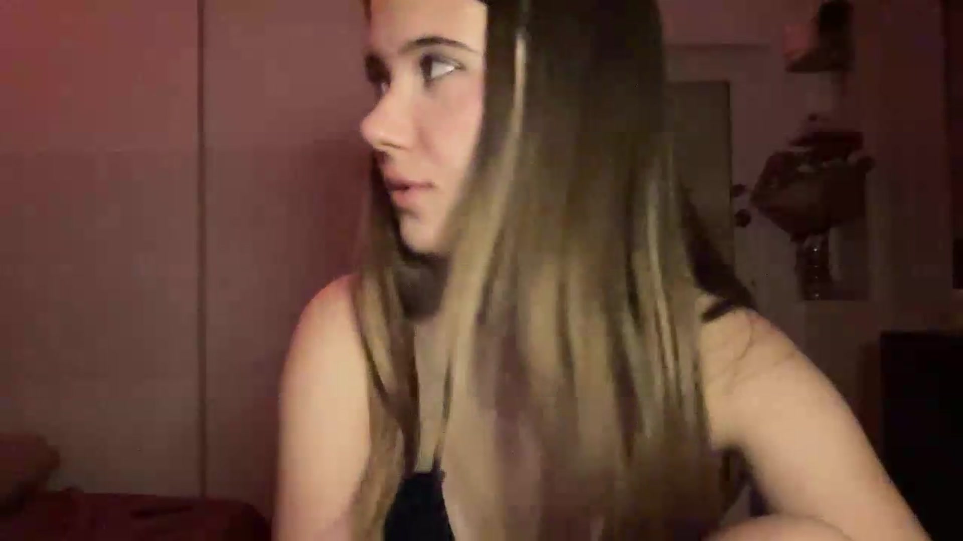 Gallery image thumbnail from Elvira's myfreecams stream on, 07/03/2026, 23:38 image 9 of 20