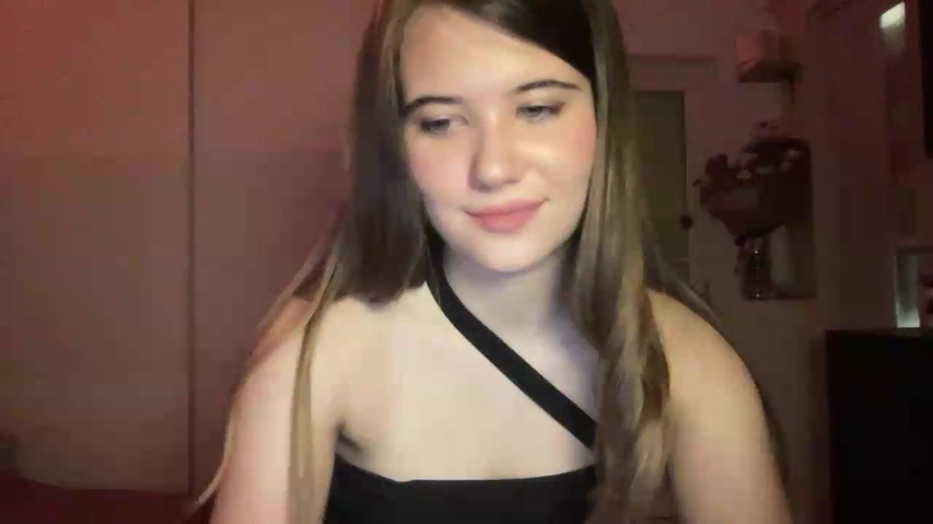Gallery image thumbnail from Elvira's myfreecams stream on, 07/04/2026, 21:07 image 13 of 20