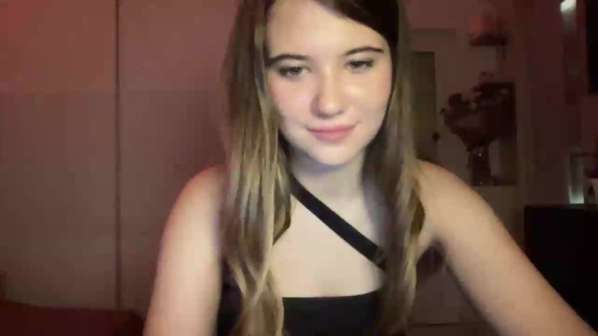 Gallery image thumbnail from Elvira's myfreecams stream on, 07/05/2026, 24:46 image 1 of 20