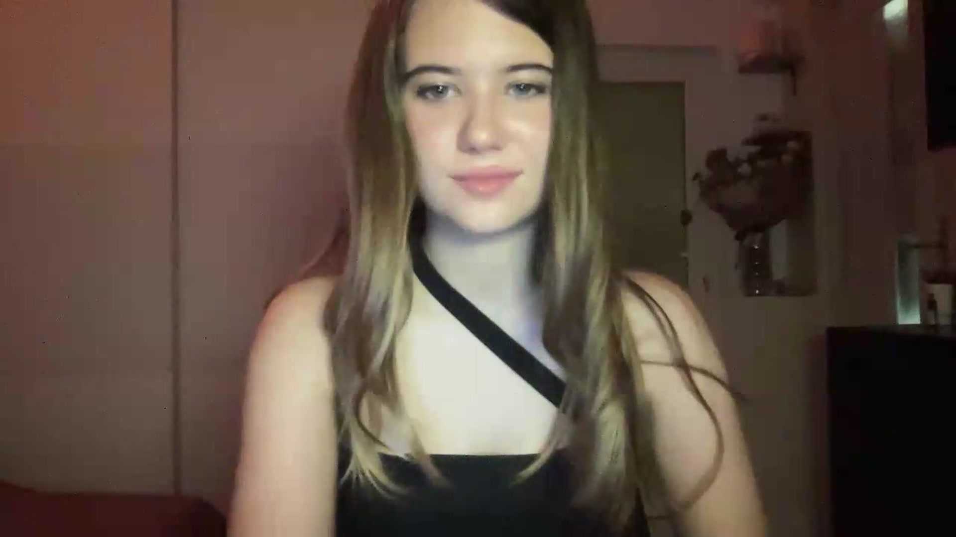 Gallery image thumbnail from Elvira's myfreecams stream on, 07/05/2026, 24:46 image 20 of 20