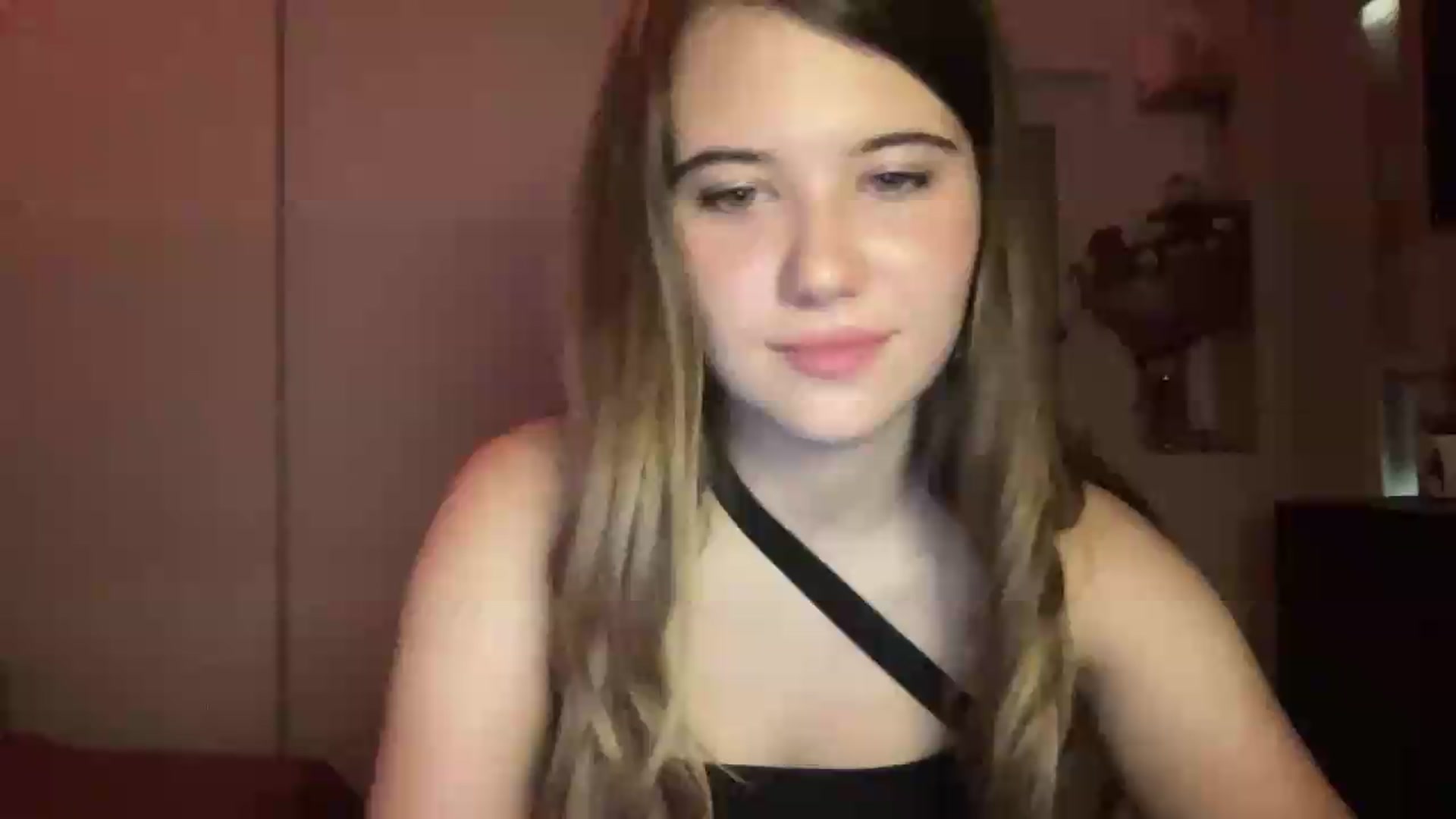 Gallery image thumbnail from Elvira's myfreecams stream on, 07/05/2026, 24:46 image 6 of 20