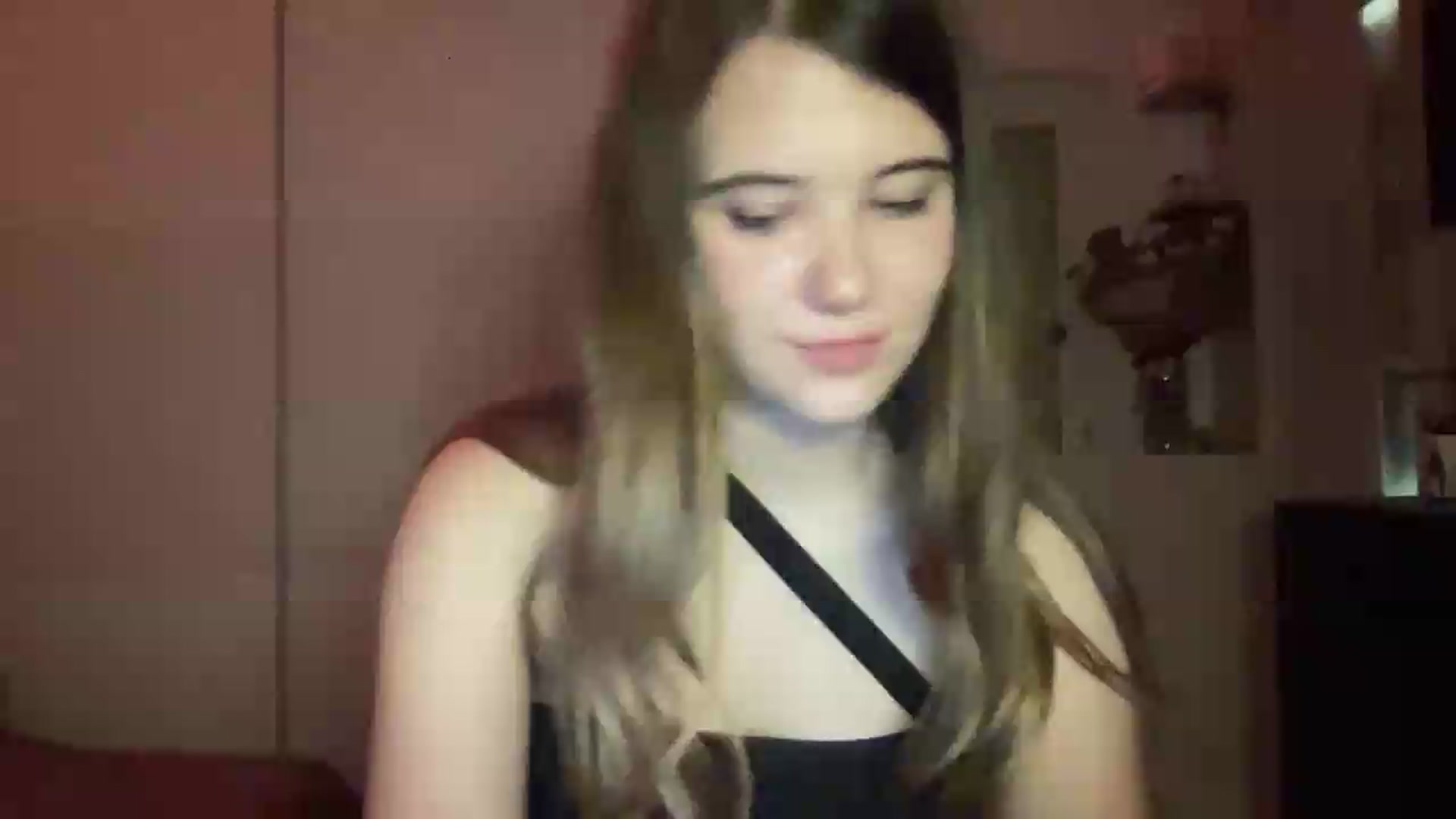Gallery image thumbnail from Elvira's myfreecams stream on, 07/05/2026, 24:46 image 9 of 20