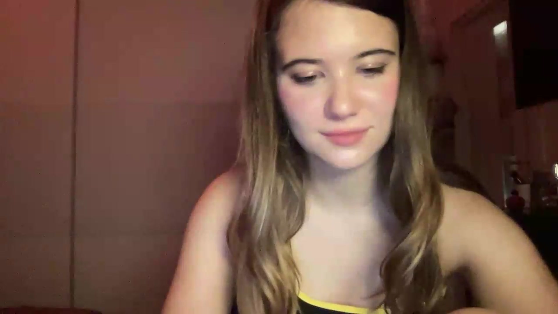 Gallery image thumbnail from Elvira's myfreecams stream on, 07/06/2026, 24:03 image 18 of 20