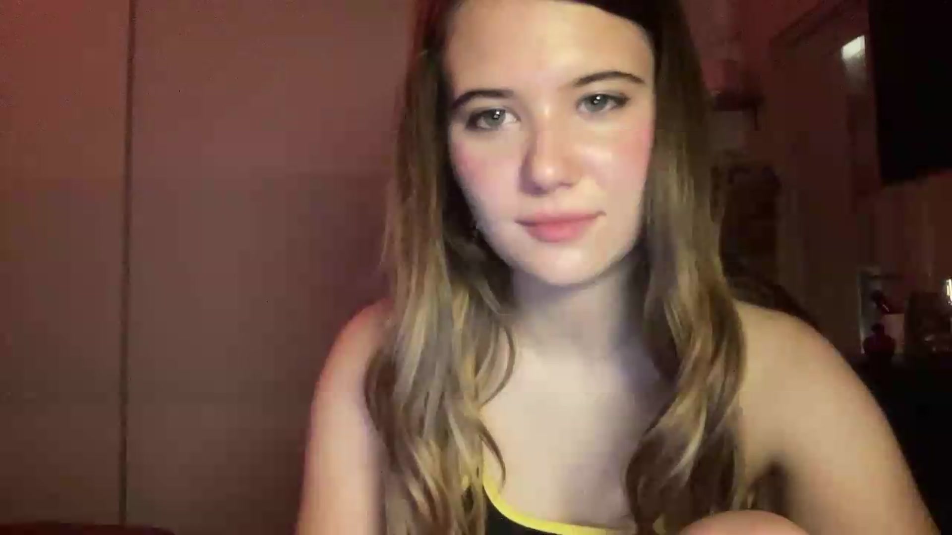 Gallery image thumbnail from Elvira's myfreecams stream on, 07/06/2026, 24:03 image 14 of 20