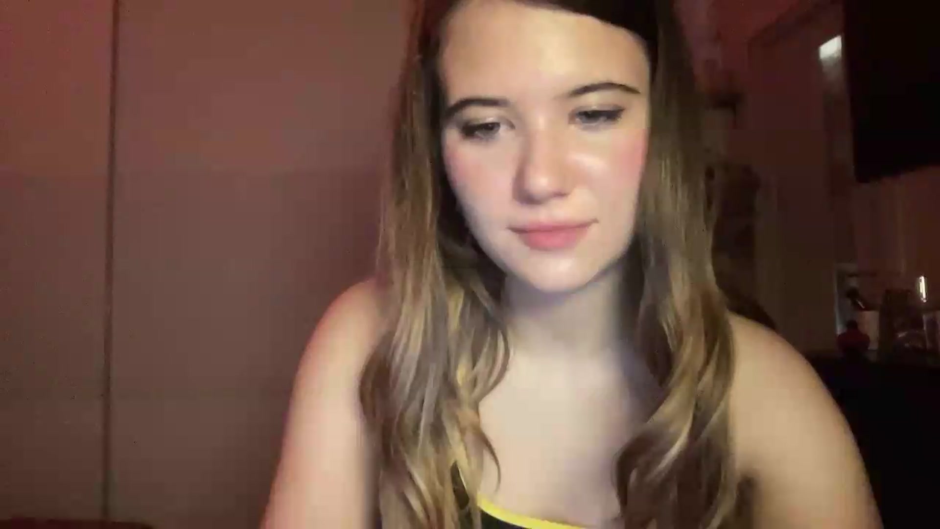 Gallery image thumbnail from Elvira's myfreecams stream on, 07/06/2026, 24:03 image 12 of 20