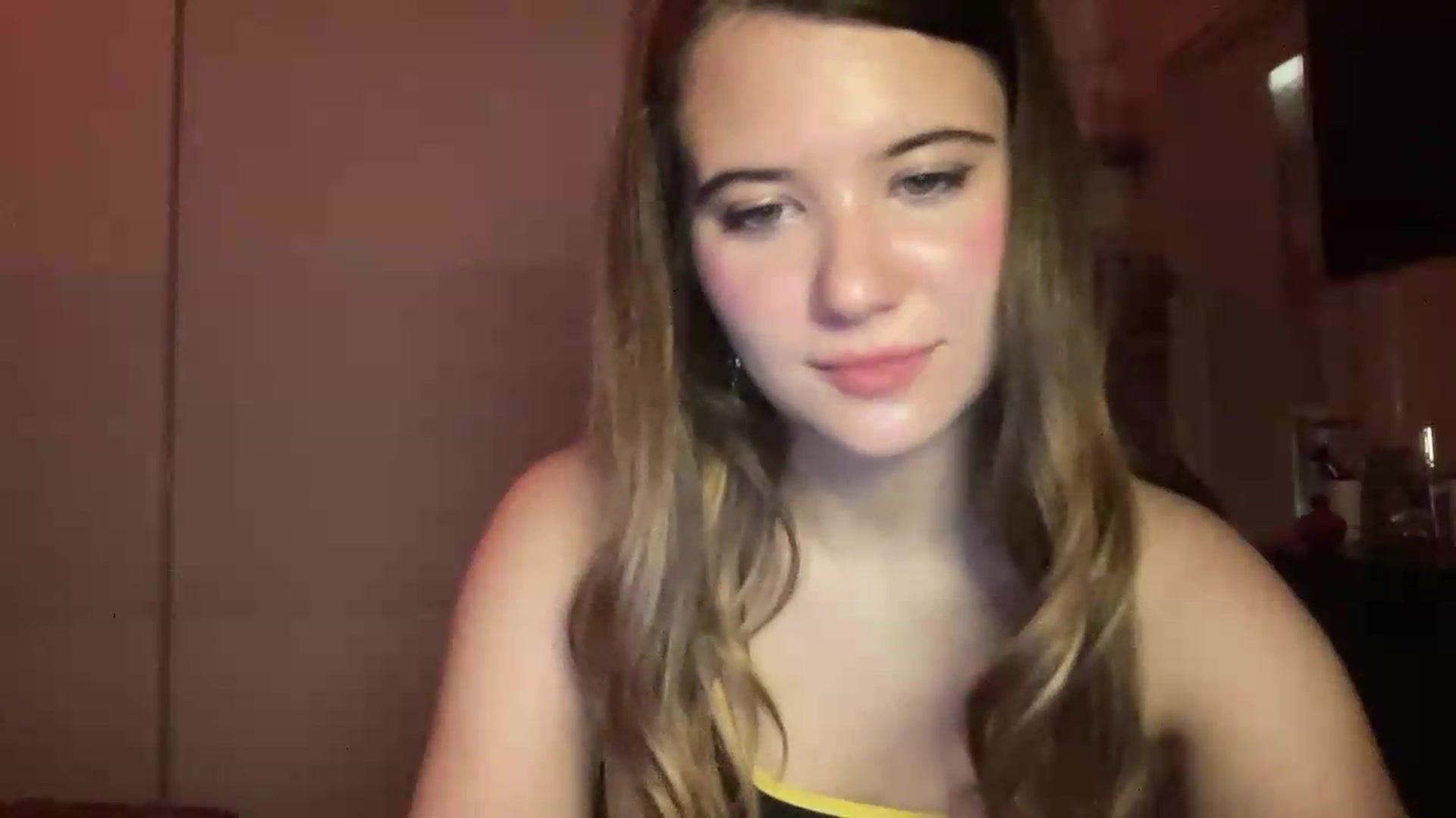 Gallery image thumbnail from Elvira's myfreecams stream on, 07/06/2026, 24:03 image 13 of 20