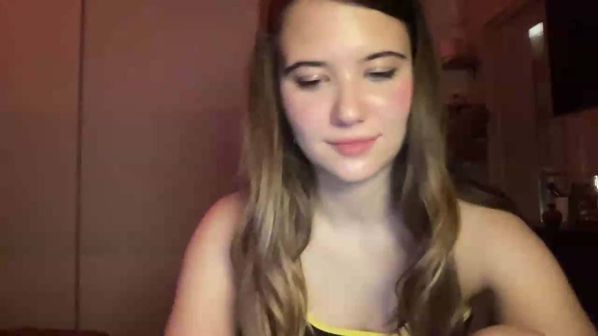 Gallery image thumbnail from Elvira's myfreecams stream on, 07/06/2026, 24:03 image 20 of 20