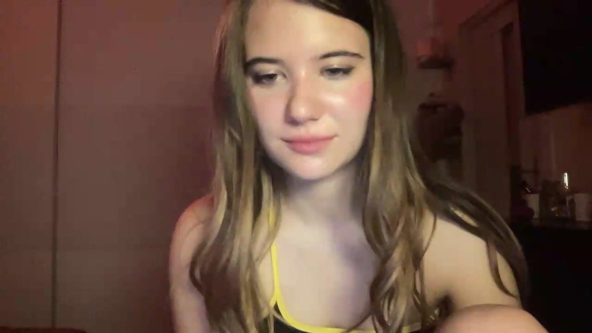 Gallery image thumbnail from Elvira's myfreecams stream on, 07/06/2026, 02:04 image 17 of 20