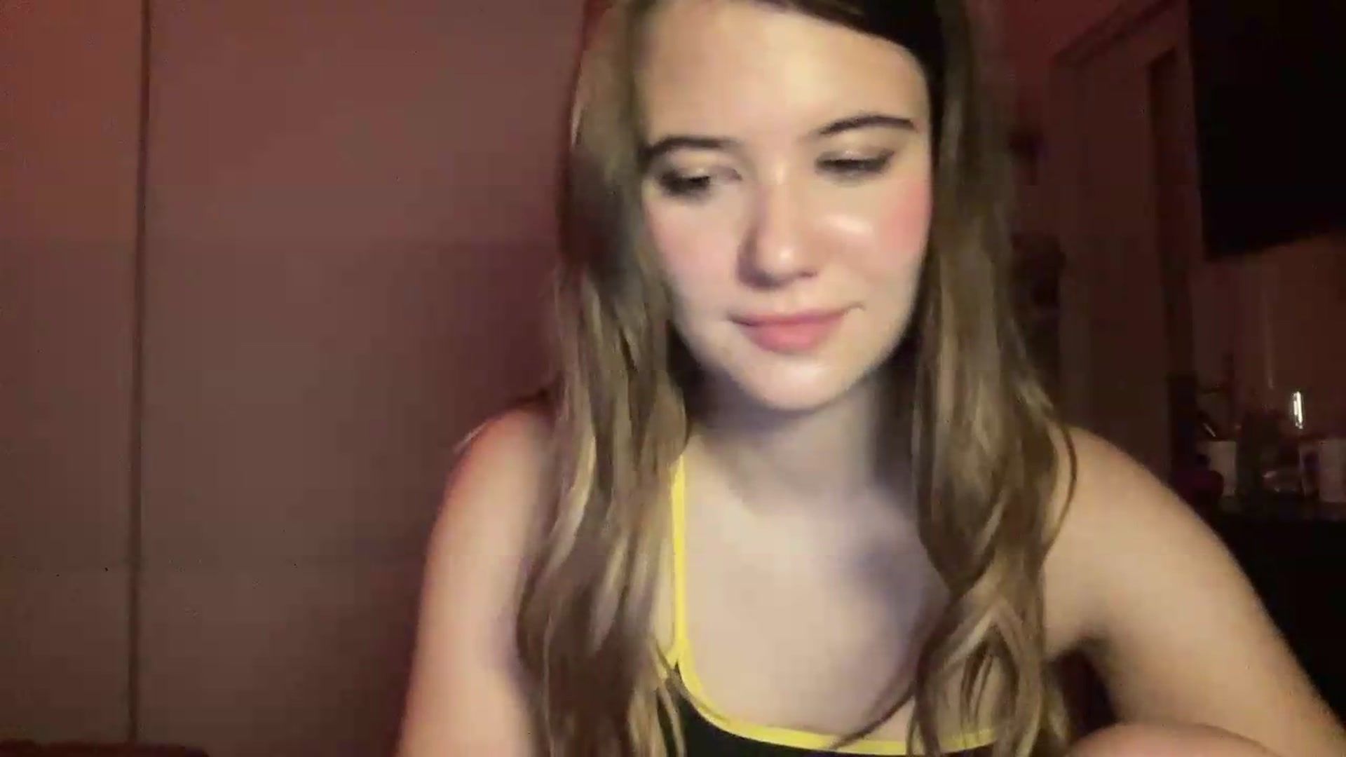 Gallery image thumbnail from Elvira's myfreecams stream on, 07/06/2026, 02:04 image 7 of 20