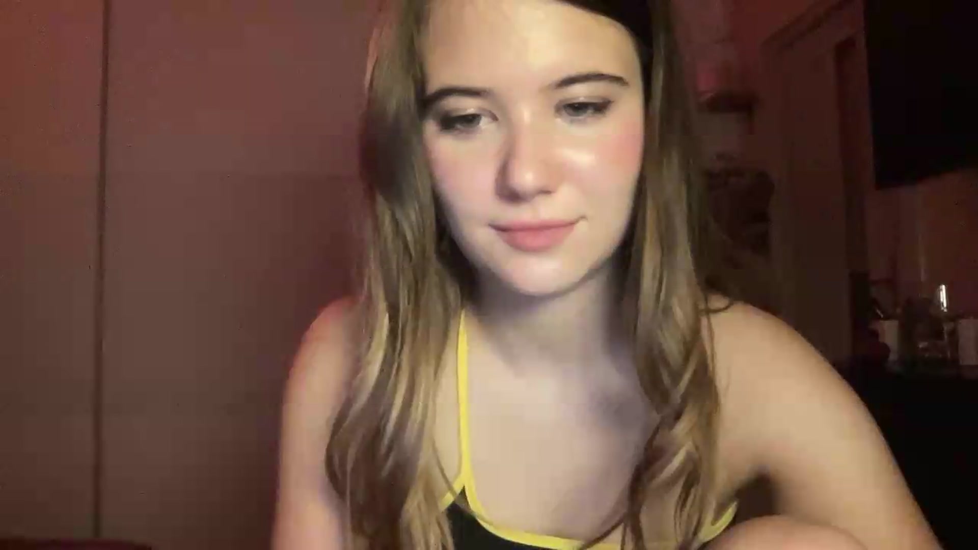 Gallery image thumbnail from Elvira's myfreecams stream on, 07/06/2026, 02:04 image 3 of 20