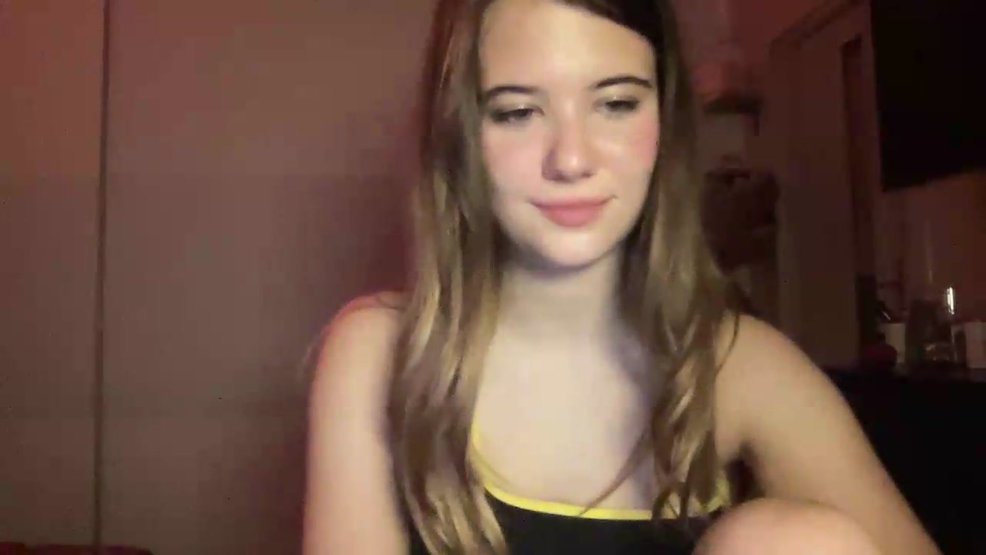 Gallery image thumbnail from Elvira's myfreecams stream on, 07/06/2026, 02:04 image 12 of 20