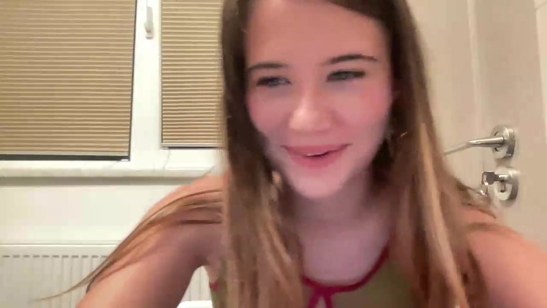 Gallery image thumbnail from Elvira's myfreecams stream on, 07/17/2026, 22:24 image 17 of 20
