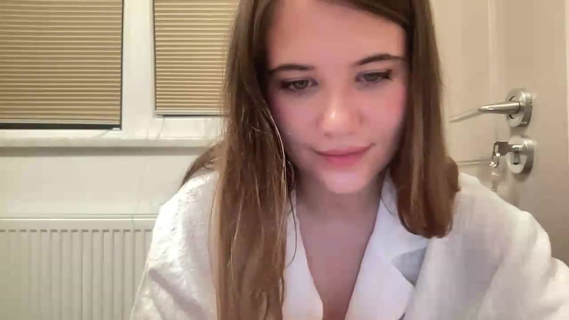 Gallery image thumbnail from Elvira's myfreecams stream on, 07/19/2026, 23:26 image 17 of 20