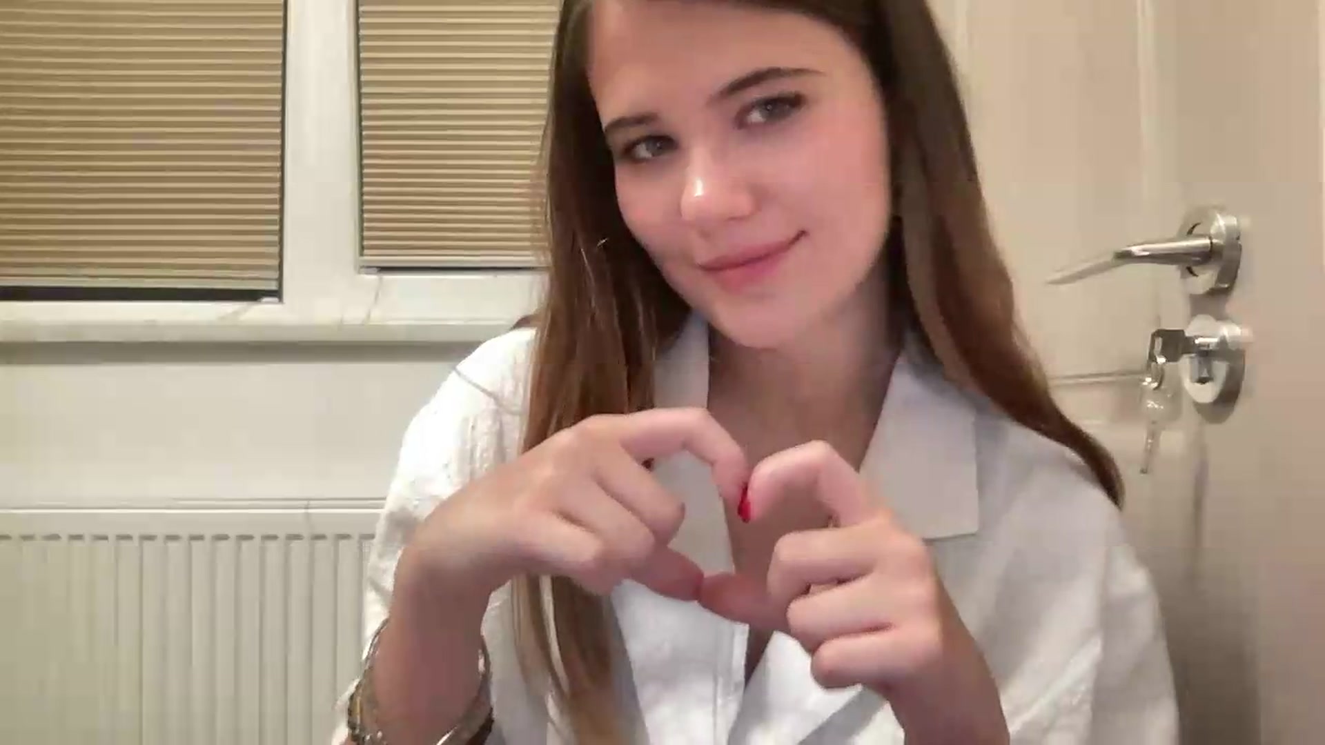 Gallery image thumbnail from Elvira's myfreecams stream on, 07/19/2026, 23:26 image 4 of 20