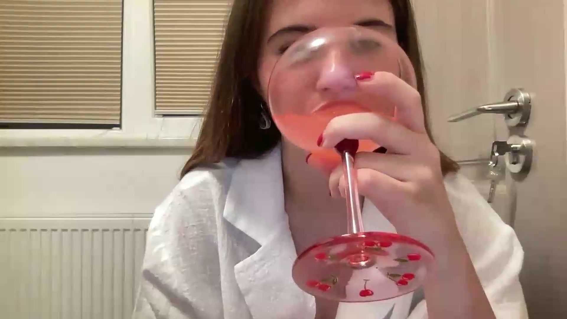 Gallery image thumbnail from Elvira's myfreecams stream on, 07/19/2026, 23:26 image 18 of 20