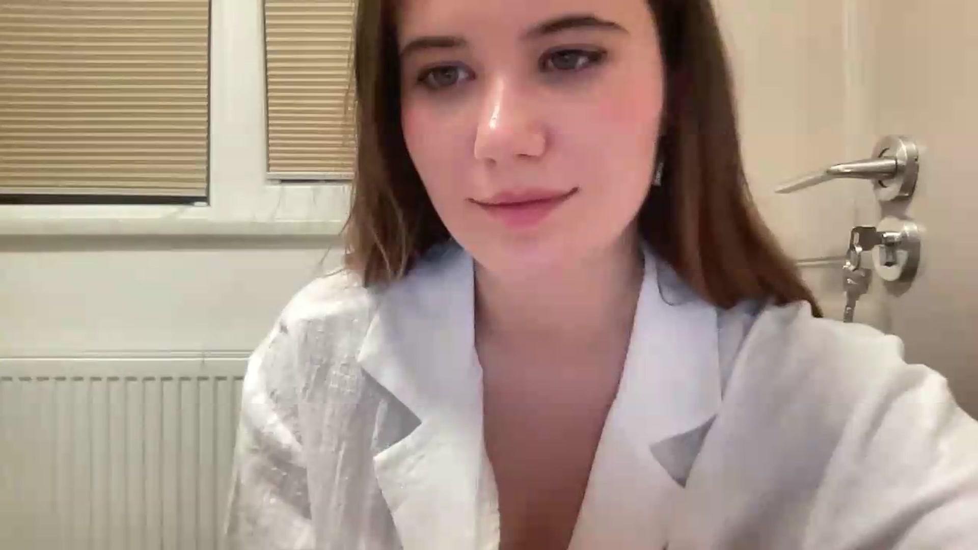 Gallery image thumbnail from Elvira's myfreecams stream on, 07/19/2026, 23:57 image 8 of 20