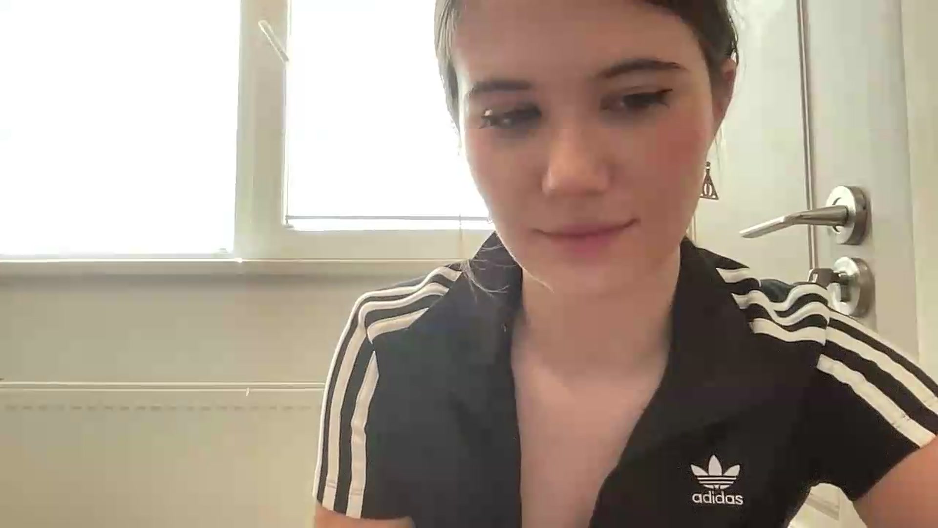 Gallery image thumbnail from Elvira's myfreecams stream on, 08/04/2026, 10:11 image 14 of 20