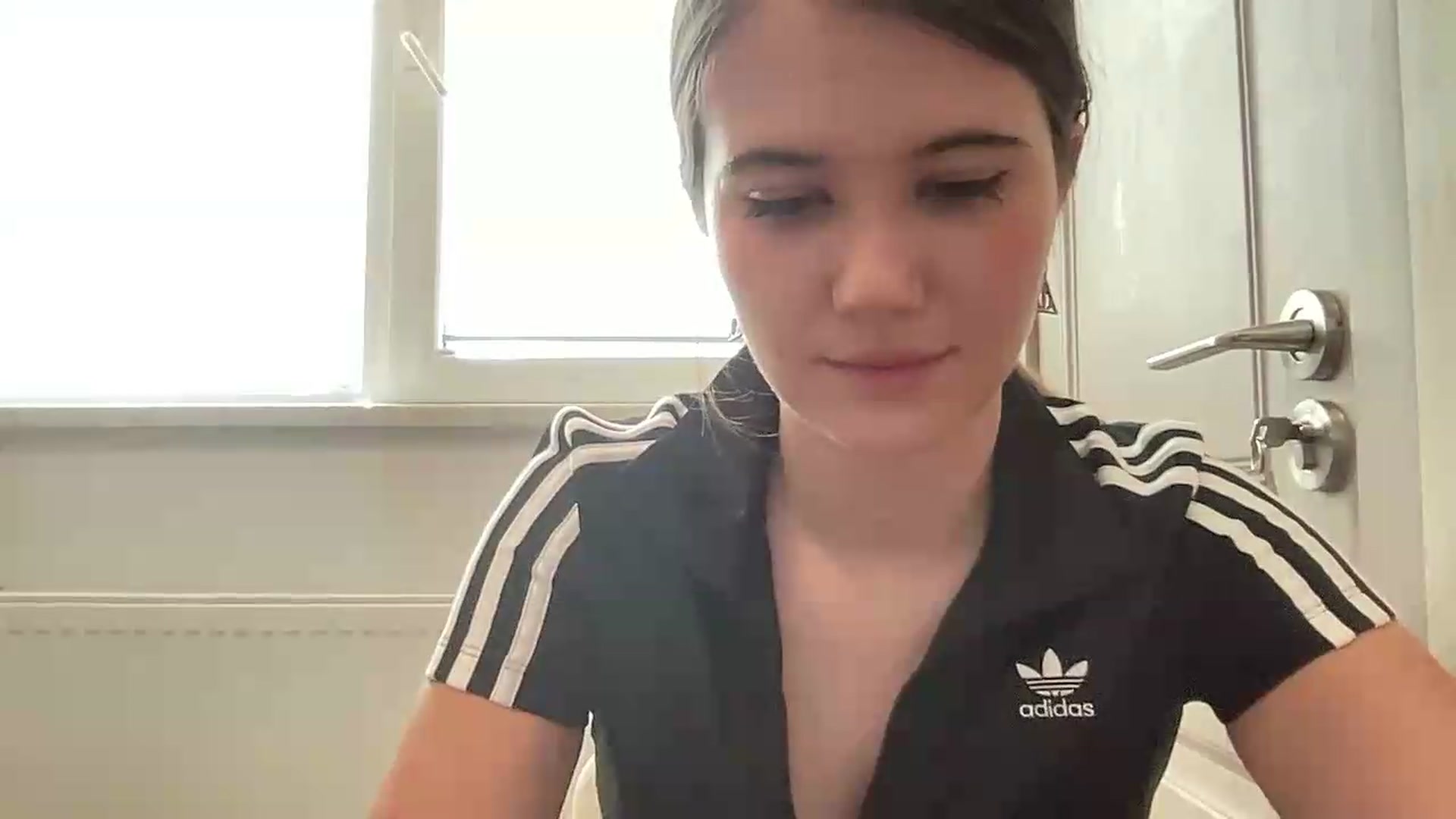 Gallery image thumbnail from Elvira's myfreecams stream on, 08/04/2026, 10:11 image 18 of 20
