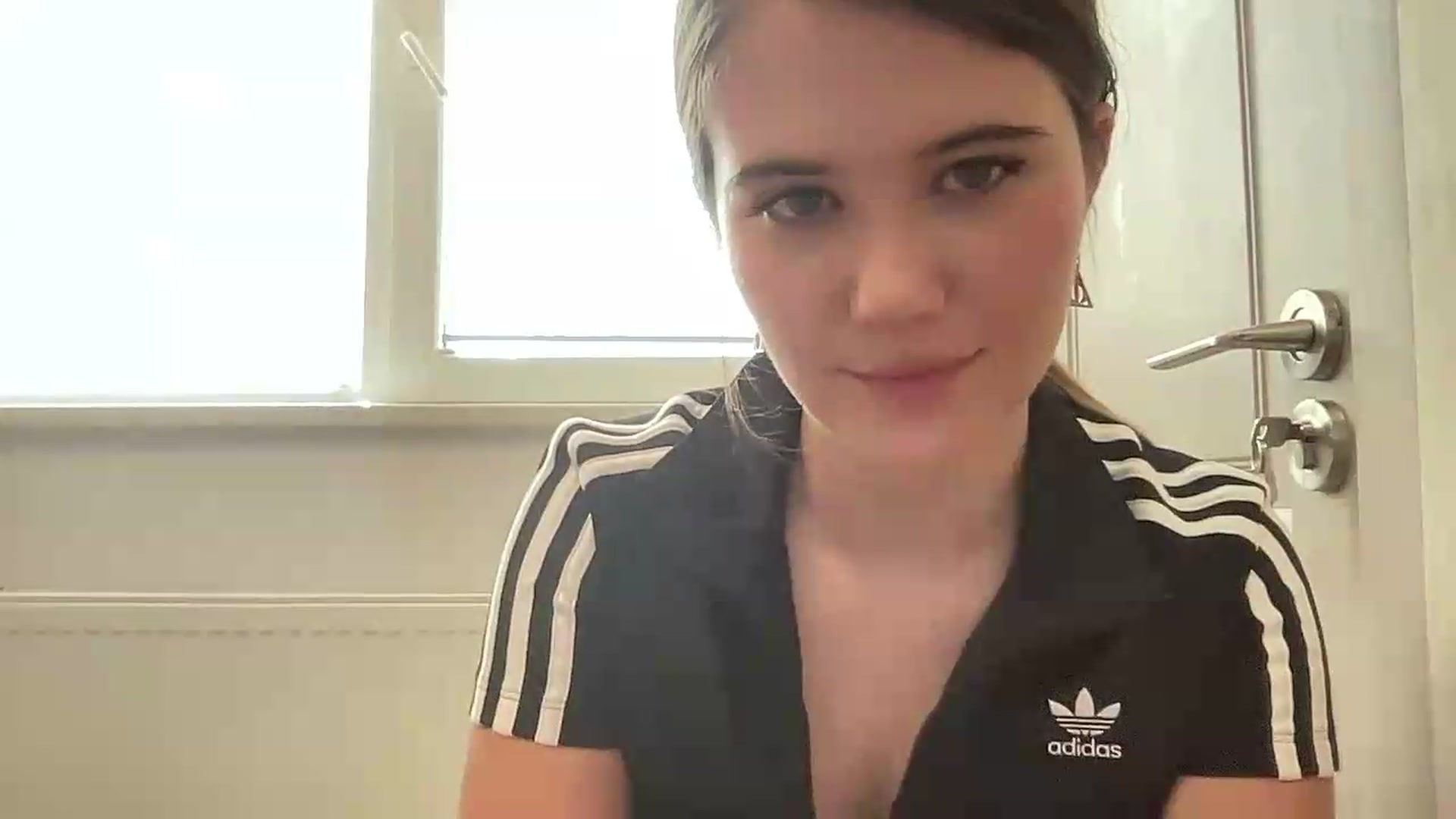 Gallery image thumbnail from Elvira's myfreecams stream on, 08/04/2026, 10:11 image 20 of 20
