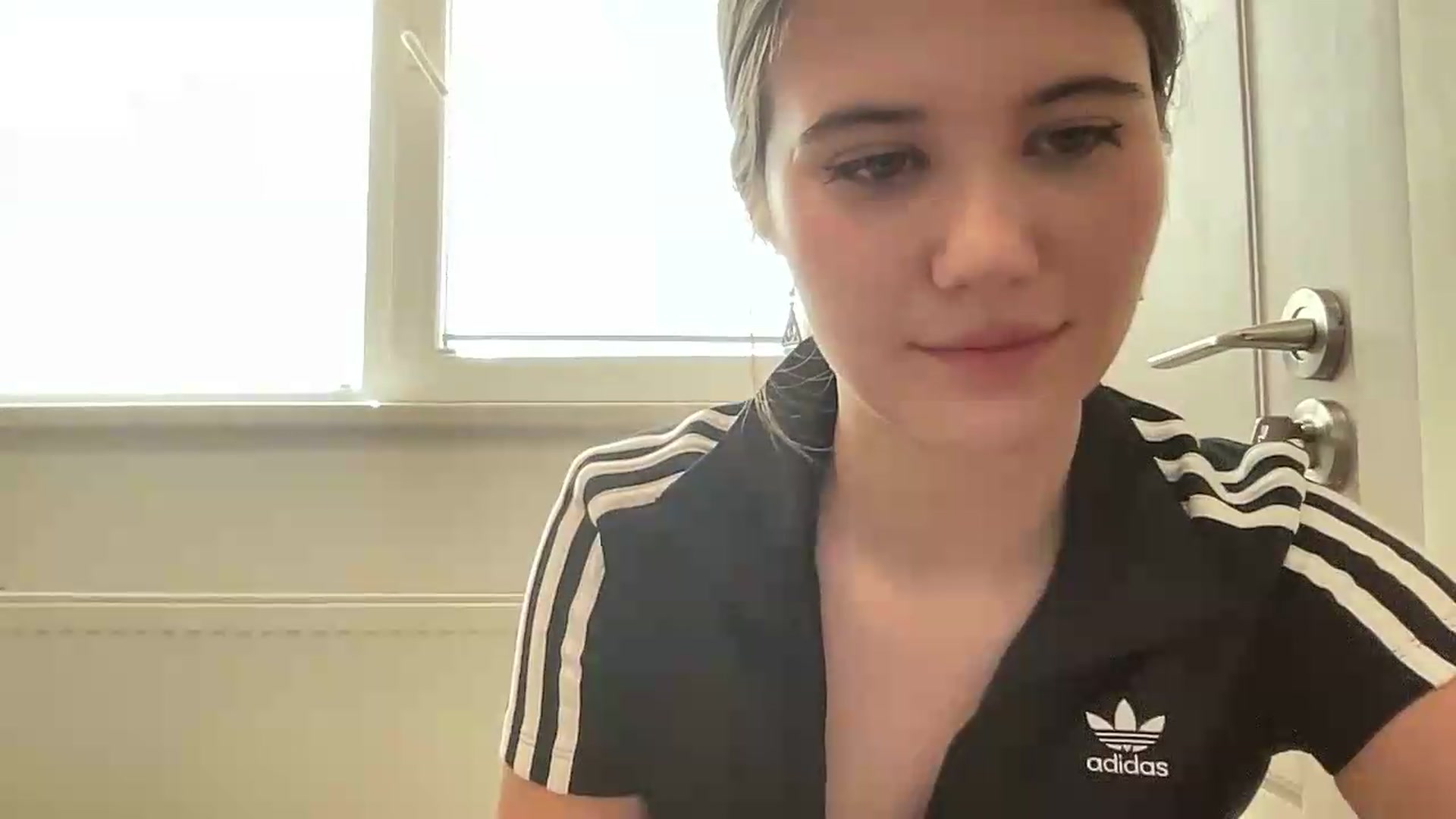 Gallery image thumbnail from Elvira's myfreecams stream on, 08/04/2026, 10:11 image 10 of 20
