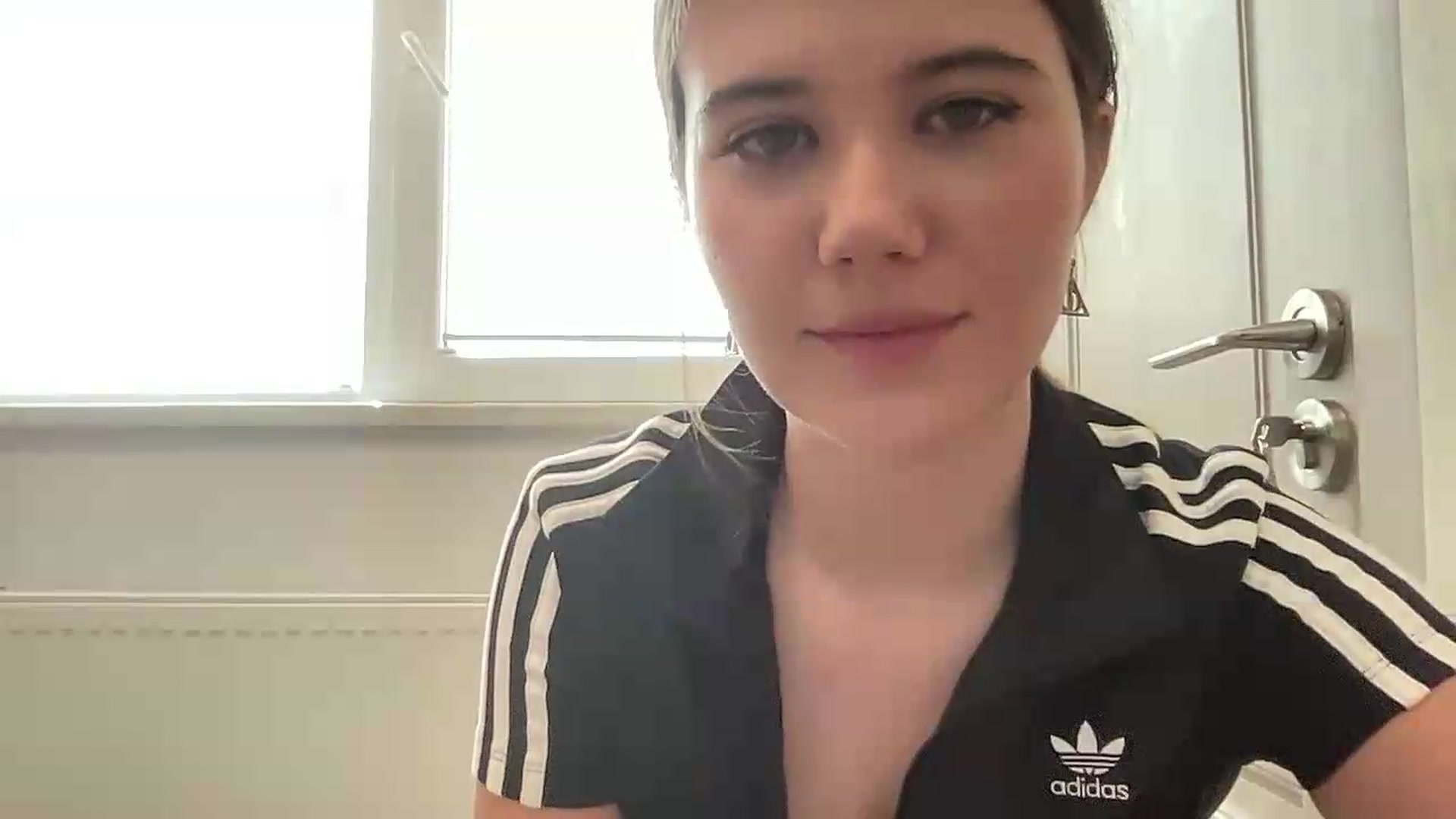Gallery image thumbnail from Elvira's myfreecams stream on, 08/04/2026, 10:11 image 7 of 20