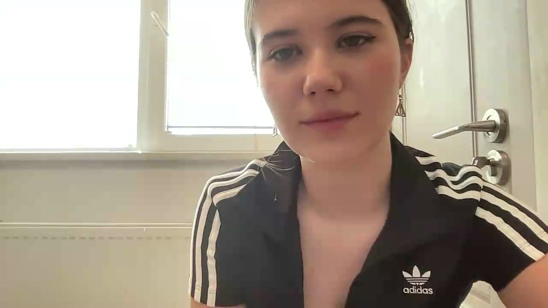 Gallery image thumbnail from Elvira's myfreecams stream on, 08/04/2026, 10:11 image 15 of 20