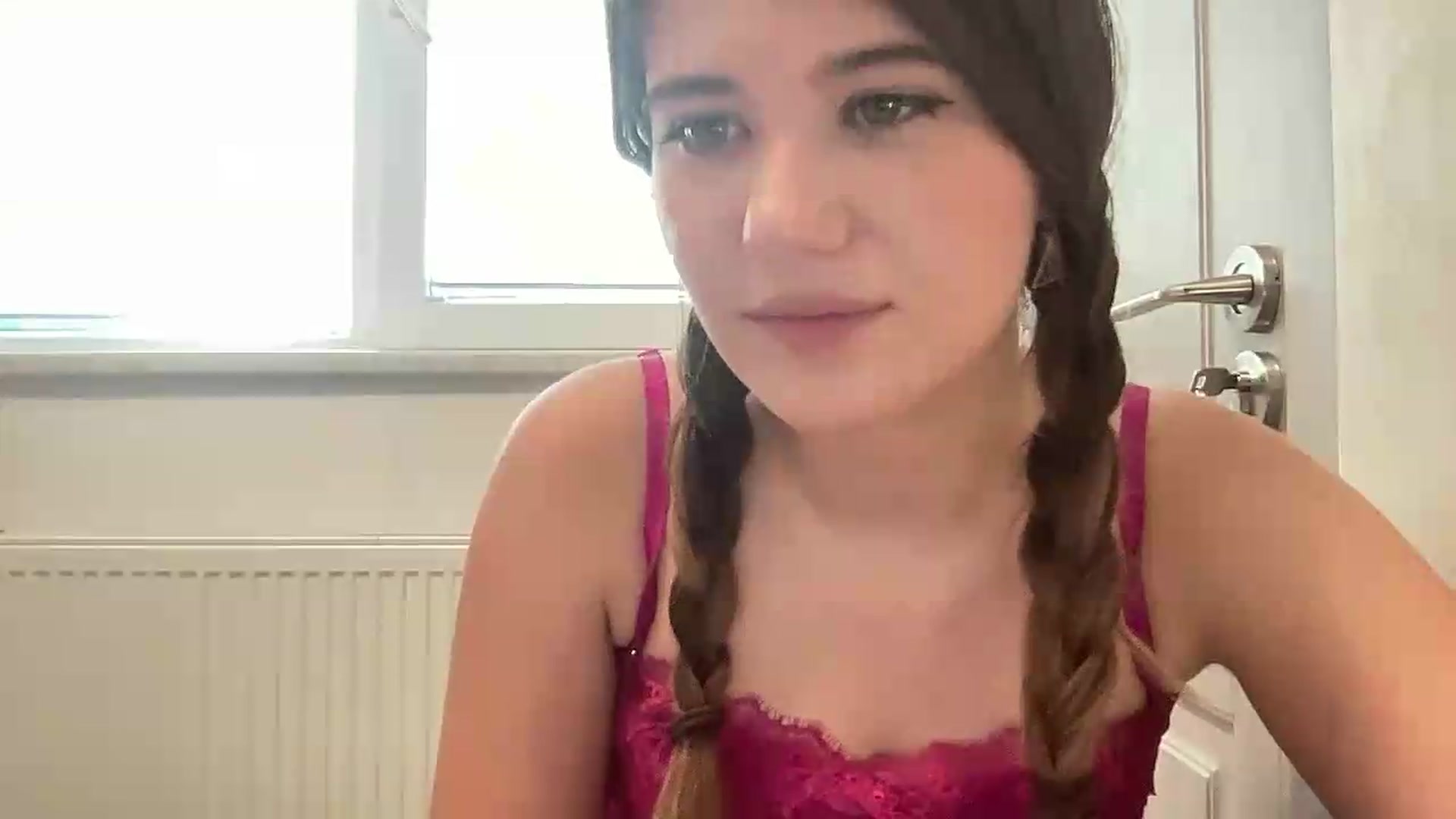 Gallery image thumbnail from Elvira's myfreecams stream on, 08/05/2026, 08:26 image 16 of 20