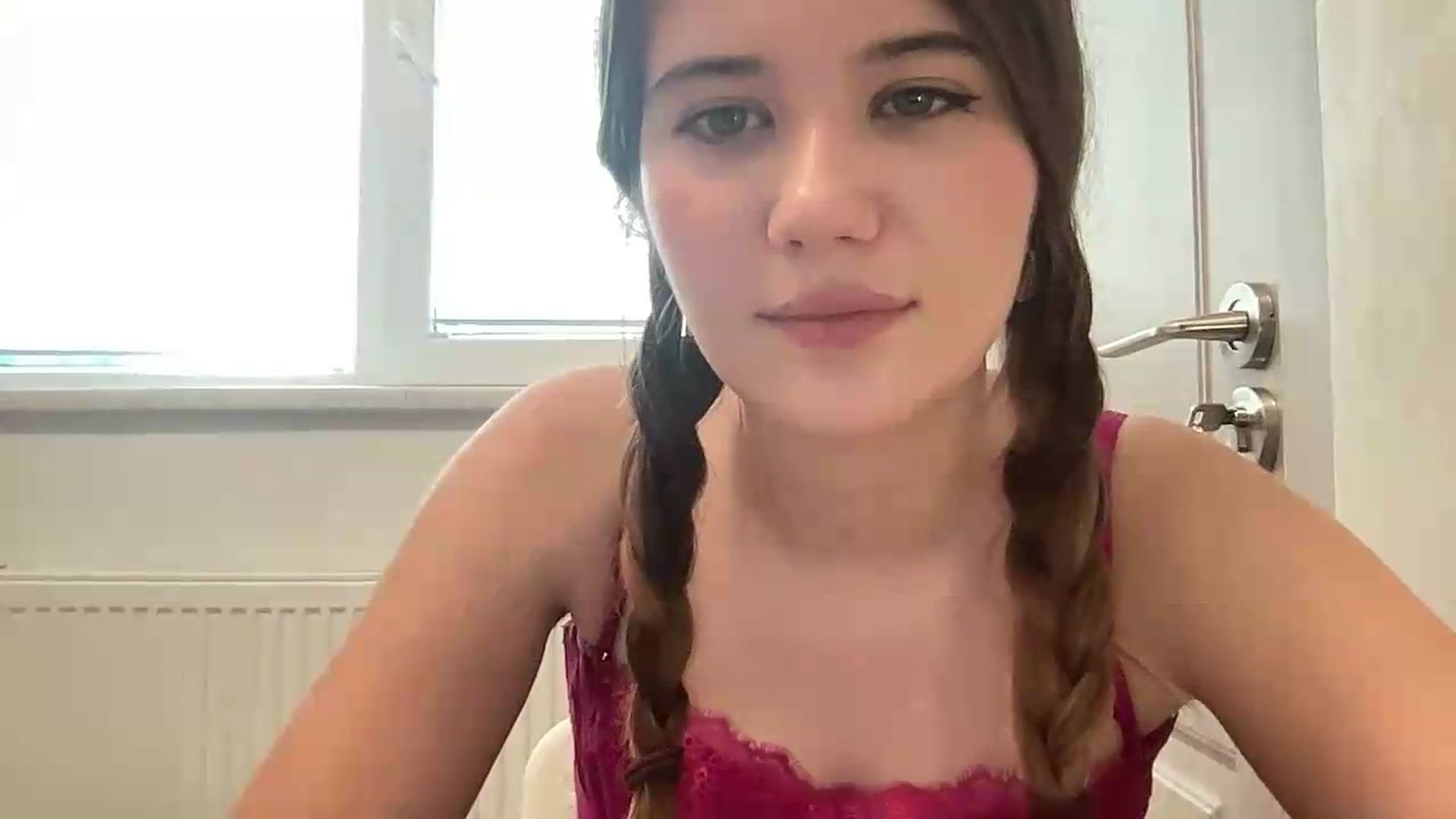 Gallery image thumbnail from Elvira's myfreecams stream on, 08/05/2026, 08:26 image 10 of 20