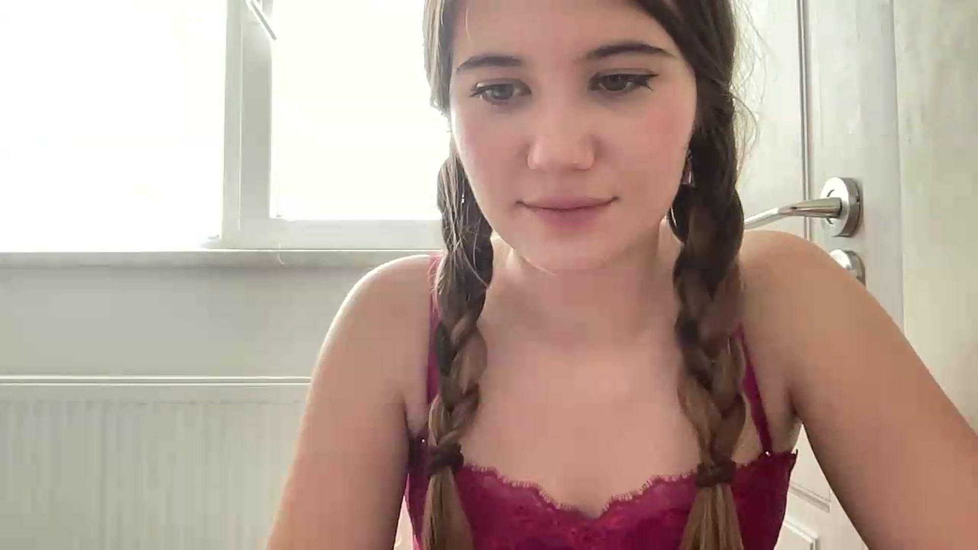 Gallery image thumbnail from Elvira's myfreecams stream on, 08/05/2026, 13:50 image 9 of 20