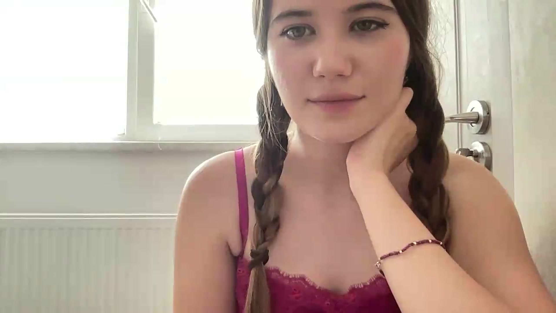 Gallery image thumbnail from Elvira's myfreecams stream on, 08/05/2026, 13:50 image 13 of 20