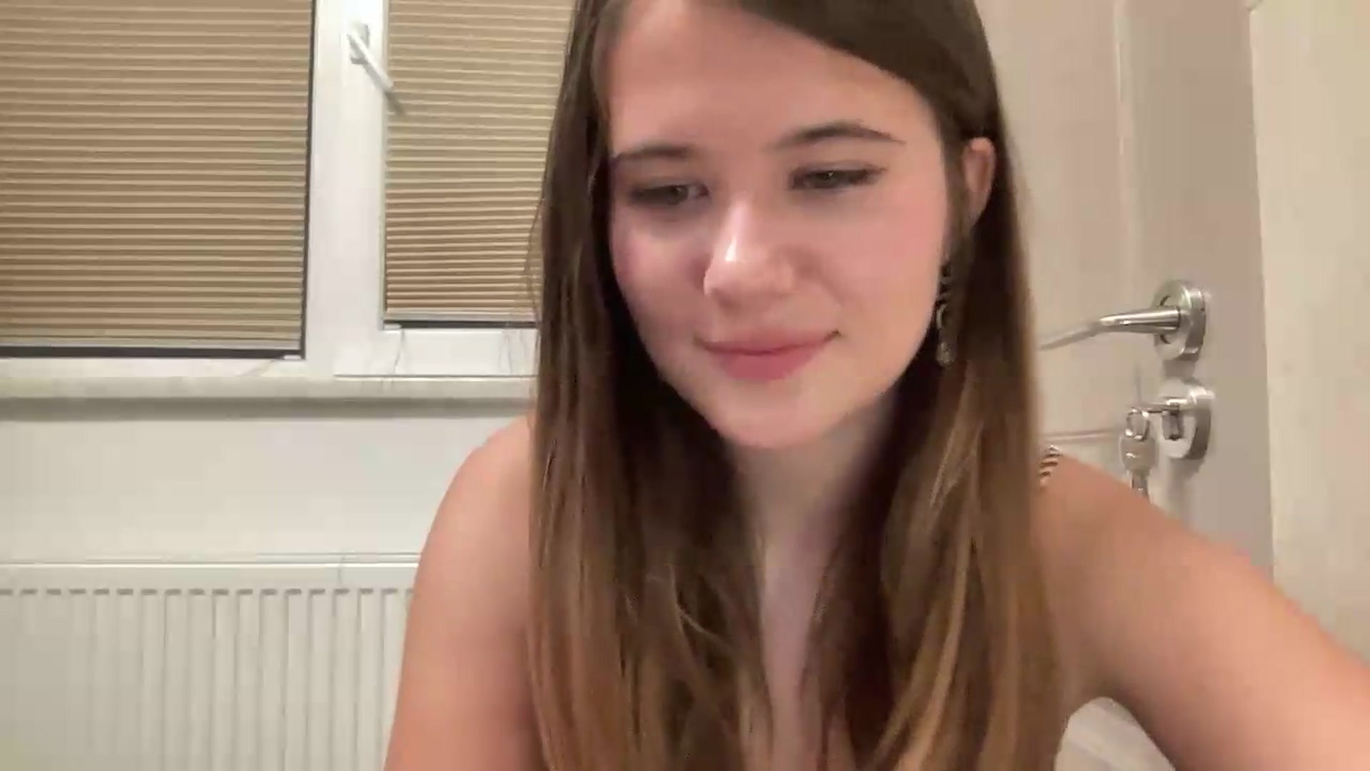 Gallery image thumbnail from Elvira's myfreecams stream on, 08/09/2026, 20:10 image 4 of 20