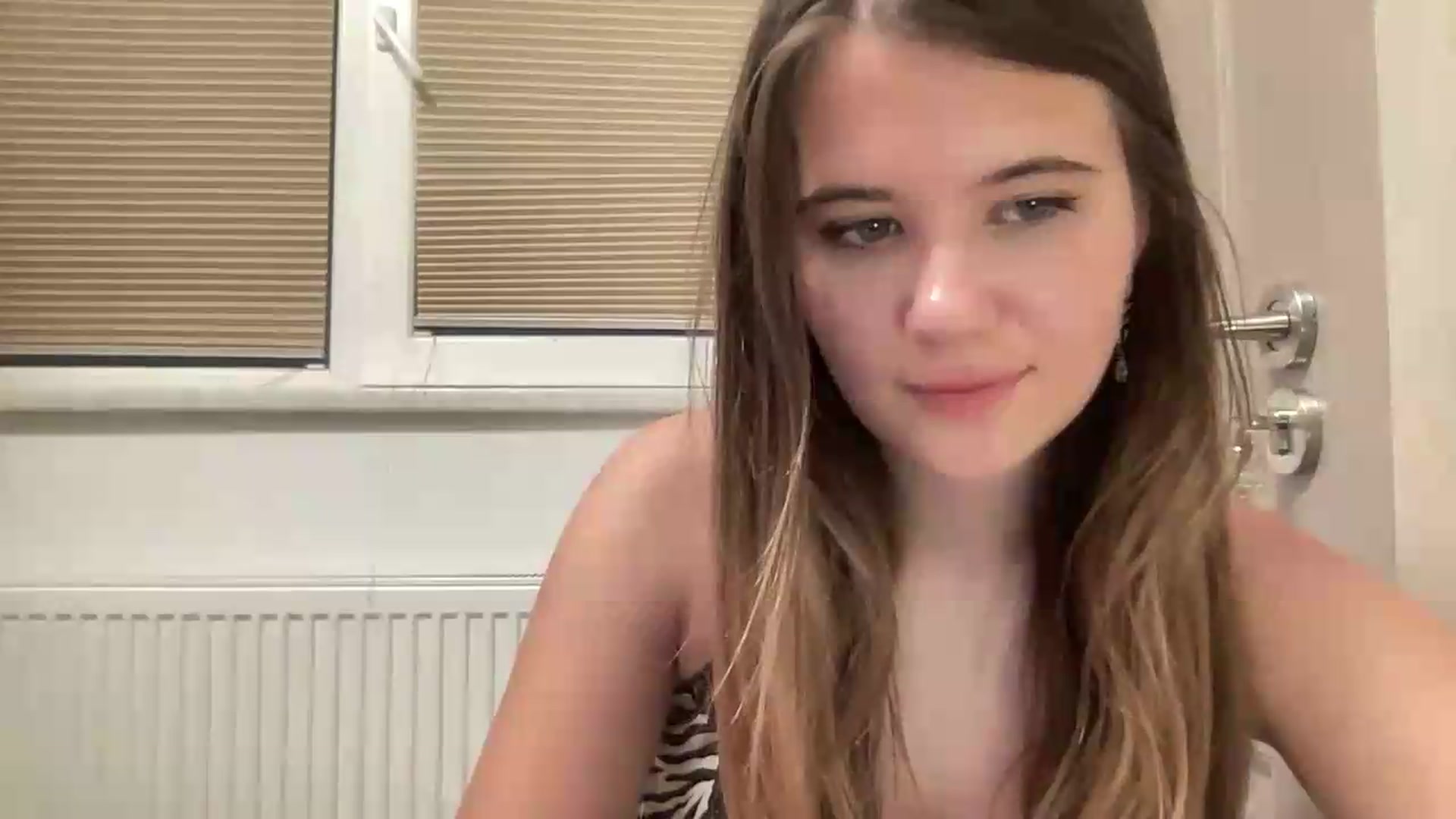 Gallery image thumbnail from Elvira's myfreecams stream on, 08/09/2026, 22:32 image 11 of 20