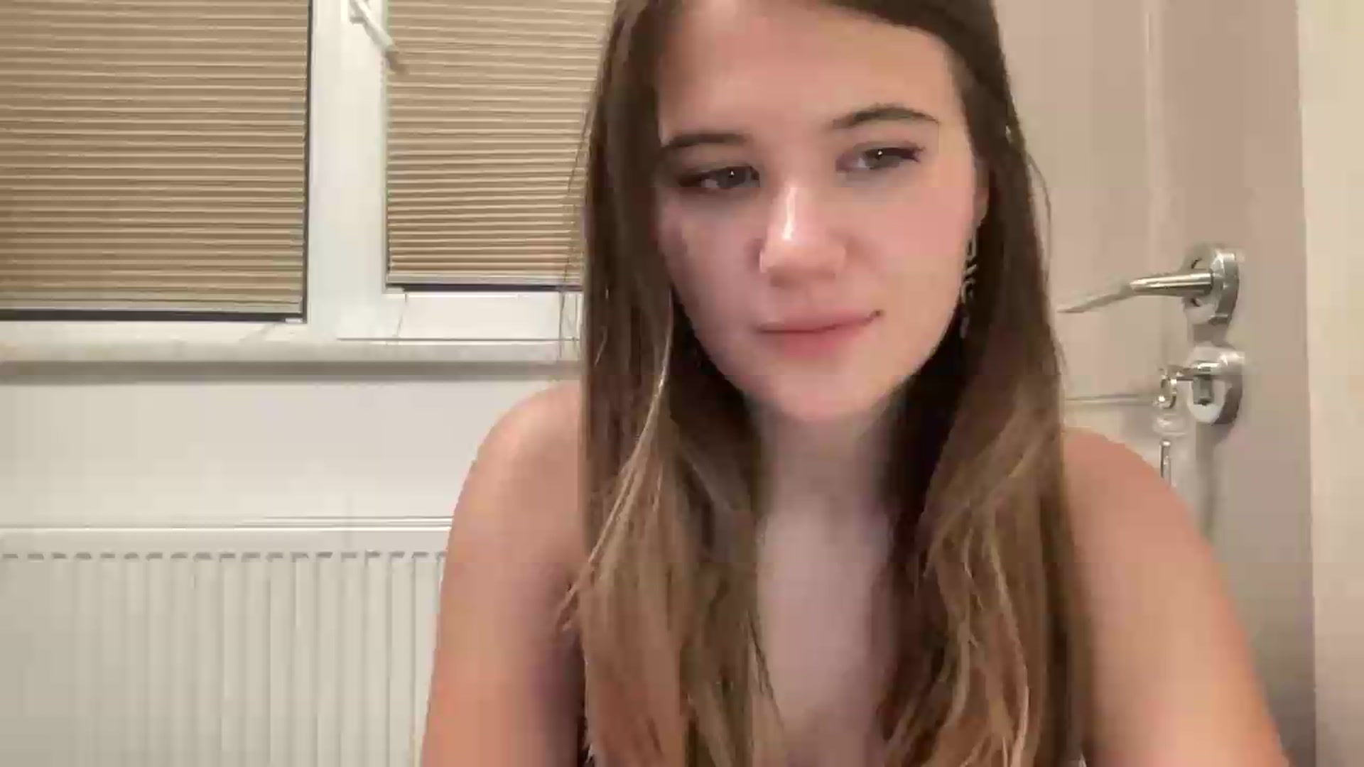 Gallery image thumbnail from Elvira's myfreecams stream on, 08/09/2026, 22:32 image 5 of 20
